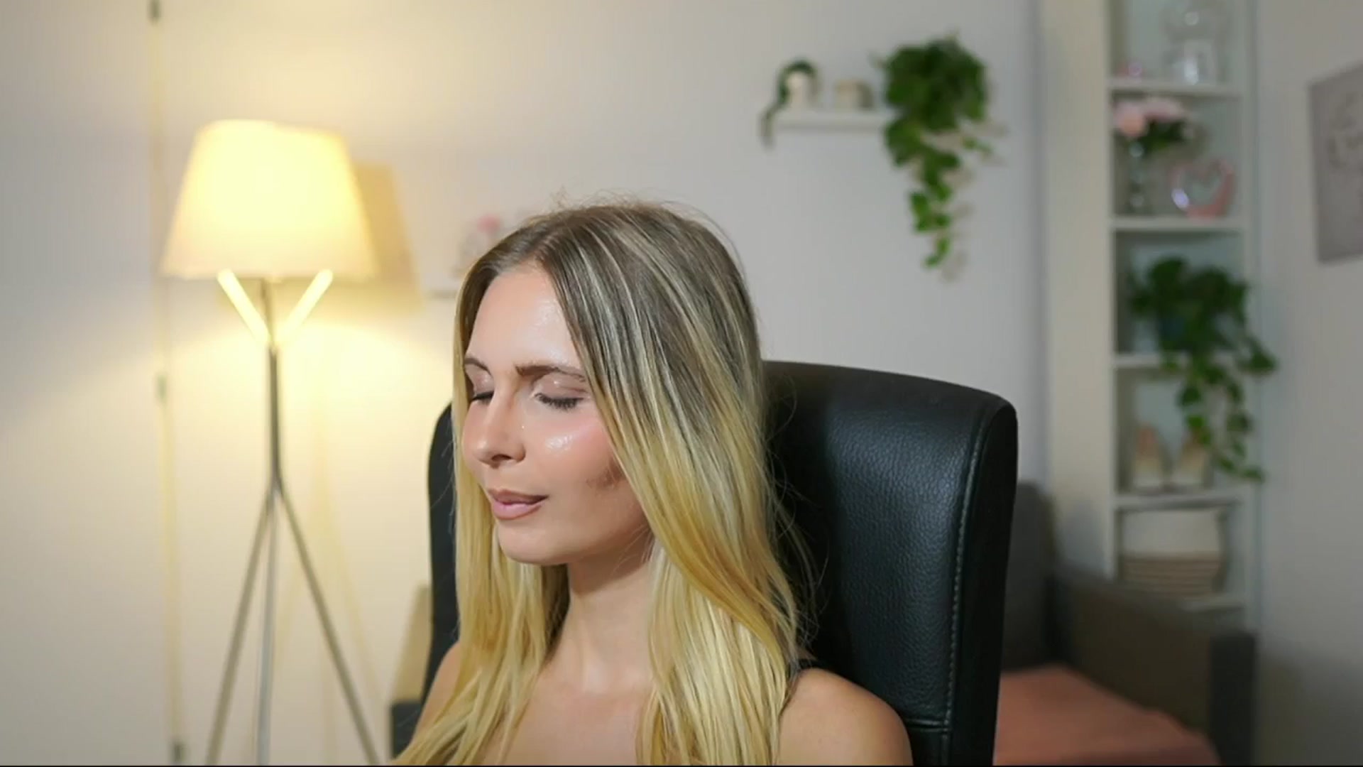 Gallery image thumbnail from Catecrago_'s myfreecams stream on, 08/28/2025, 17:47 image 18 of 20