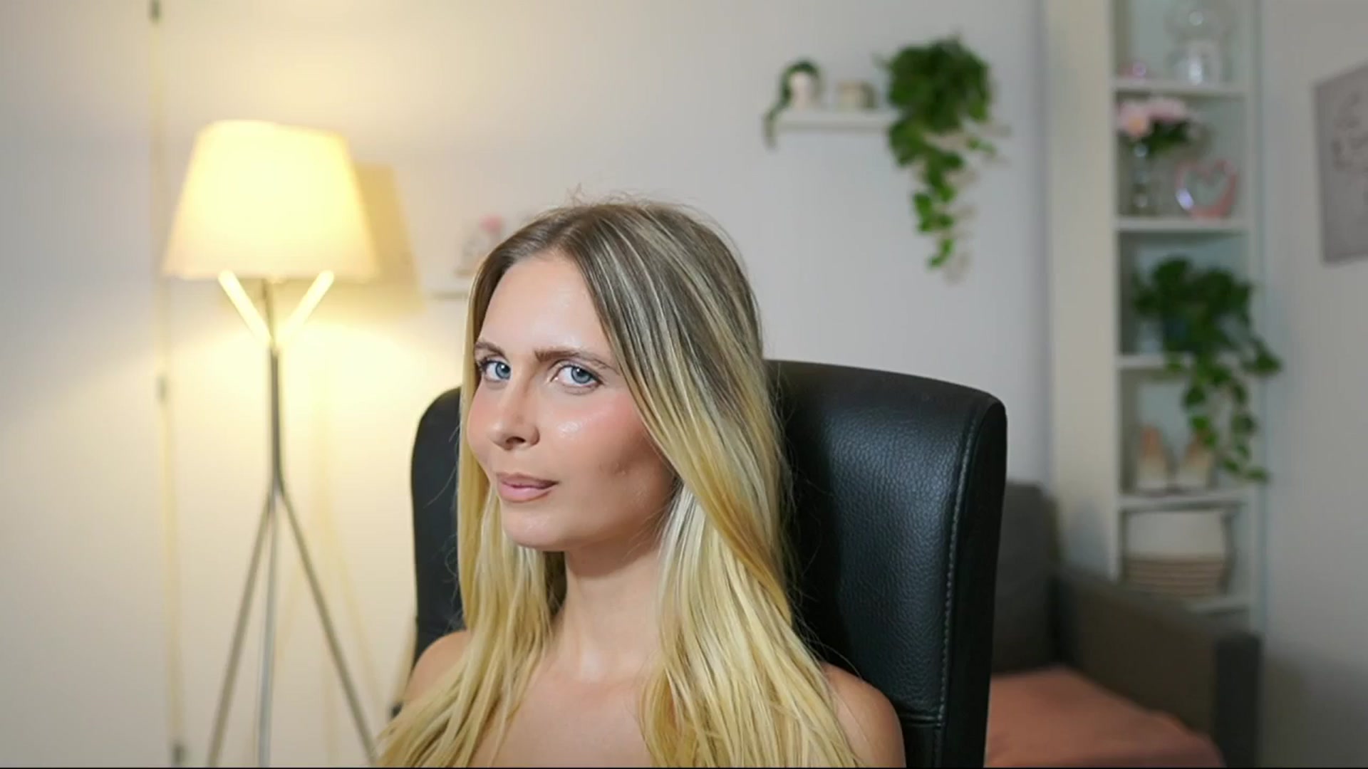 Gallery image thumbnail from Catecrago_'s myfreecams stream on, 08/28/2025, 17:47 image 3 of 20