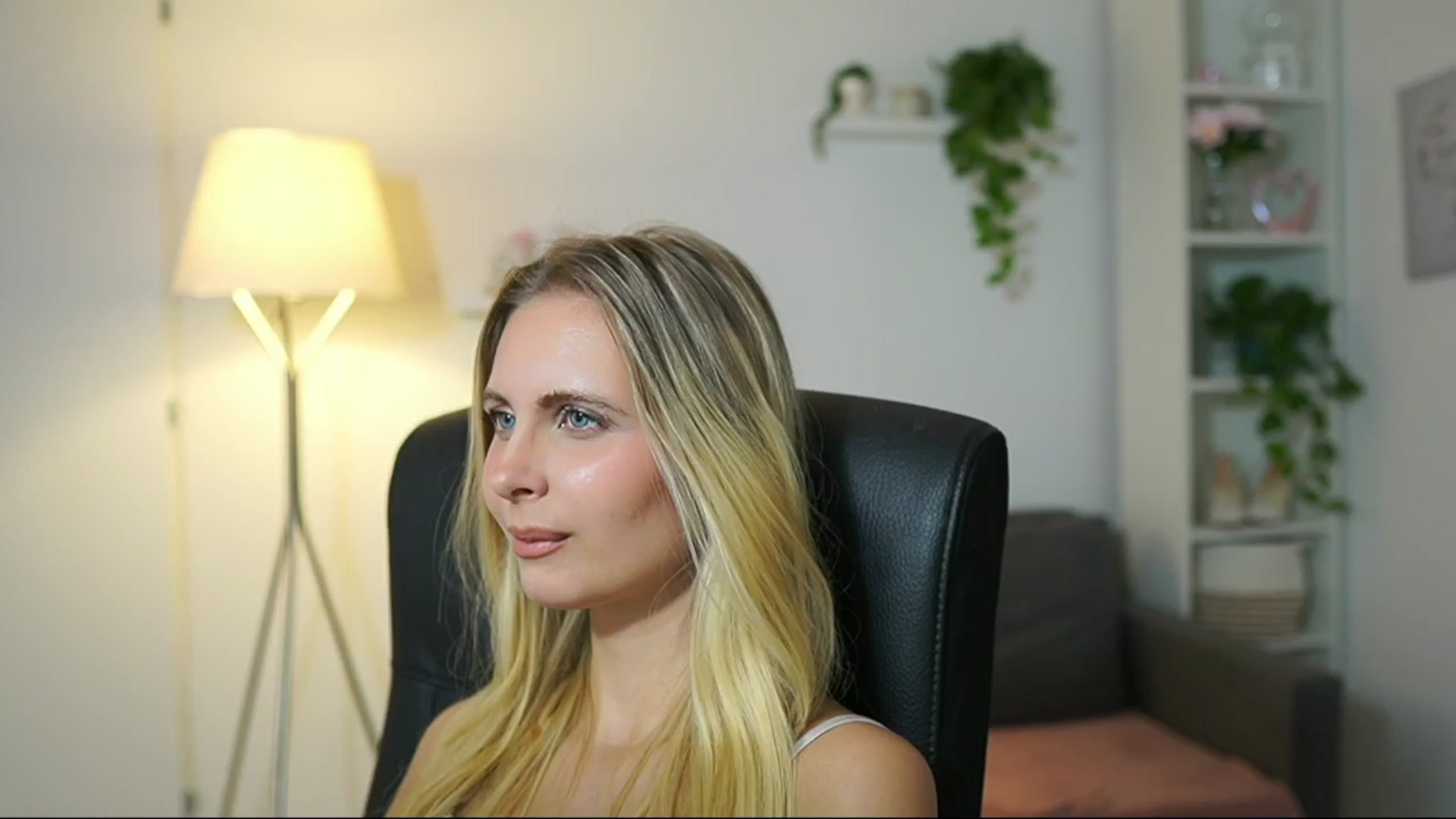 Gallery image thumbnail from Catecrago_'s myfreecams stream on, 08/29/2025, 09:57 image 13 of 20