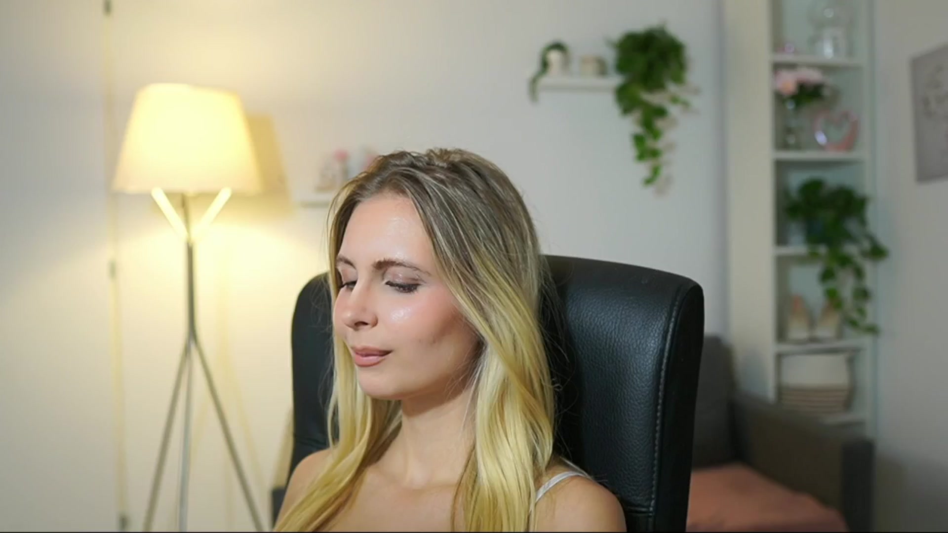 Gallery image thumbnail from Catecrago_'s myfreecams stream on, 08/29/2025, 09:57 image 9 of 20