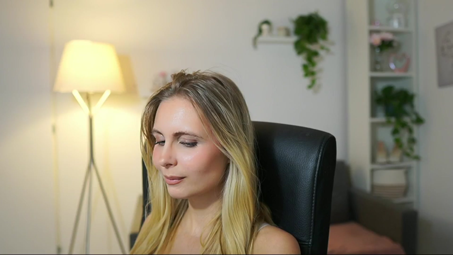 Gallery image thumbnail from Catecrago_'s myfreecams stream on, 08/29/2025, 11:25 image 20 of 20