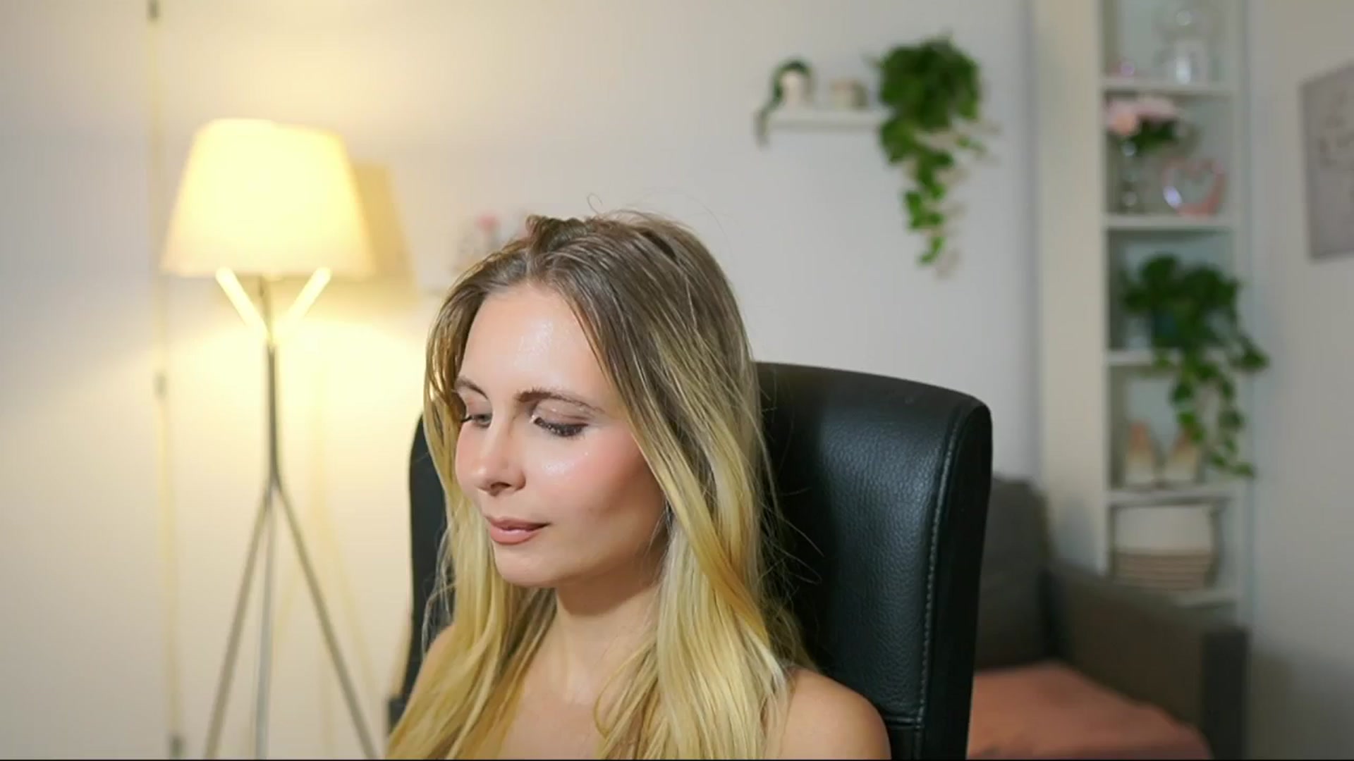 Gallery image thumbnail from Catecrago_'s myfreecams stream on, 08/29/2025, 11:25 image 19 of 20