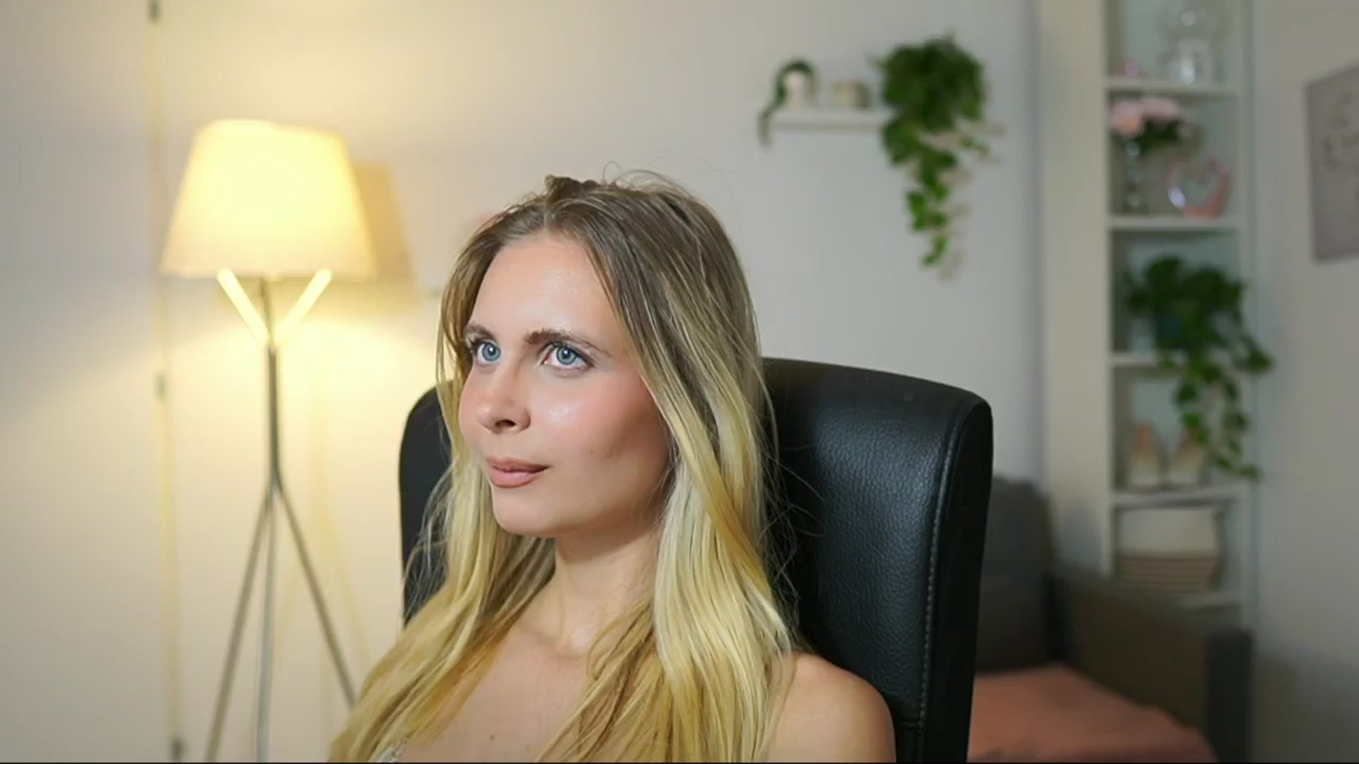 Gallery image thumbnail from Catecrago_'s myfreecams stream on, 08/29/2025, 11:25 image 18 of 20