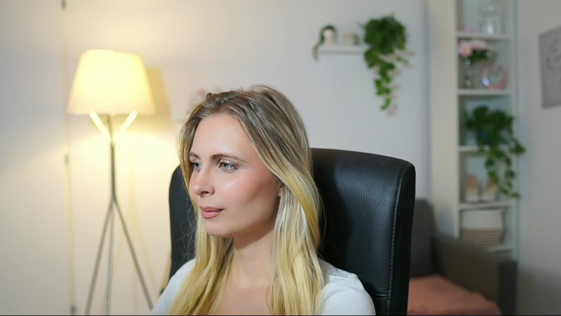 Gallery image thumbnail from Catecrago_'s myfreecams stream on, 08/29/2025, 11:25 image 2 of 20