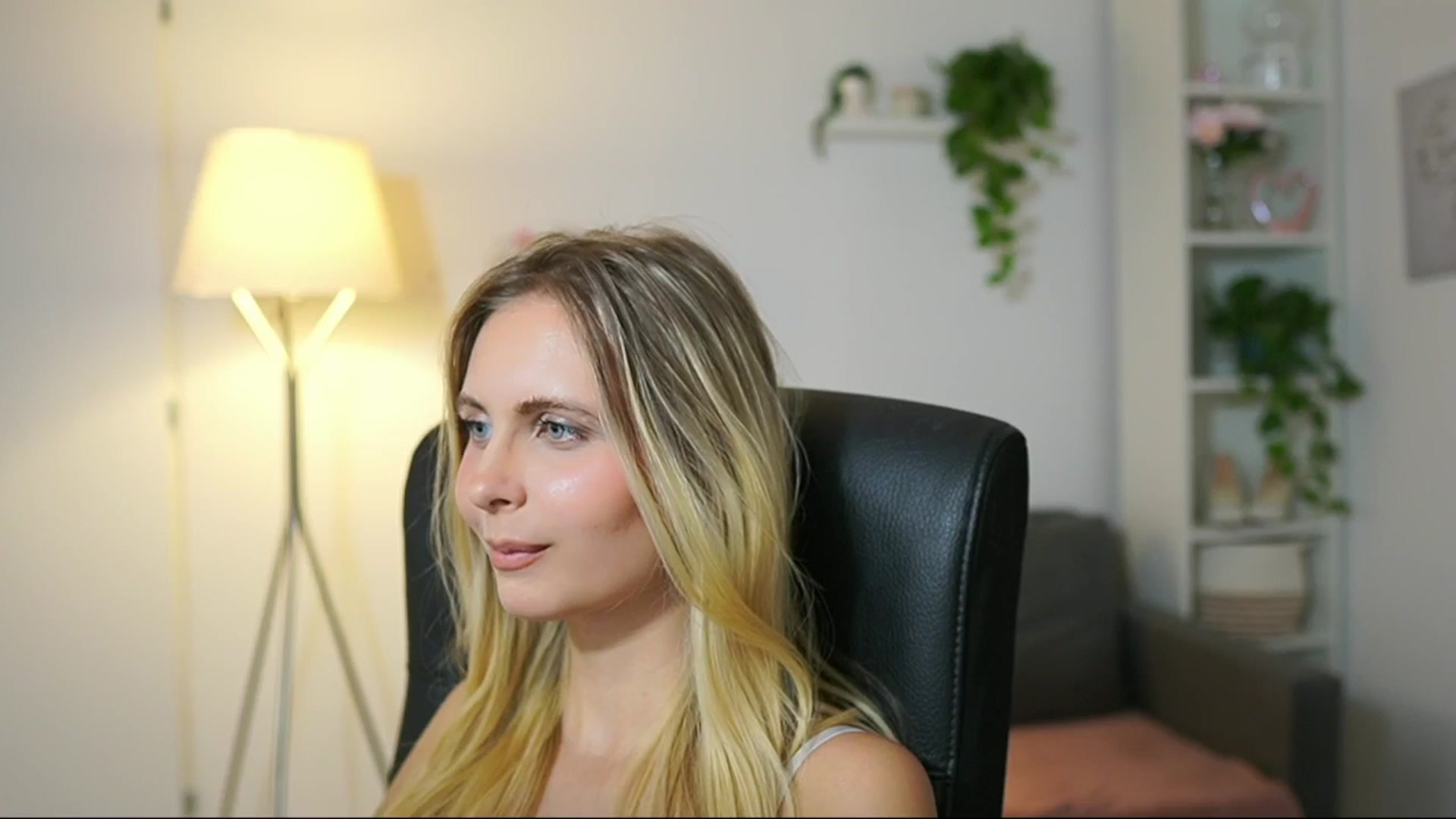 Gallery image thumbnail from Catecrago_'s myfreecams stream on, 08/29/2025, 11:52 image 11 of 20