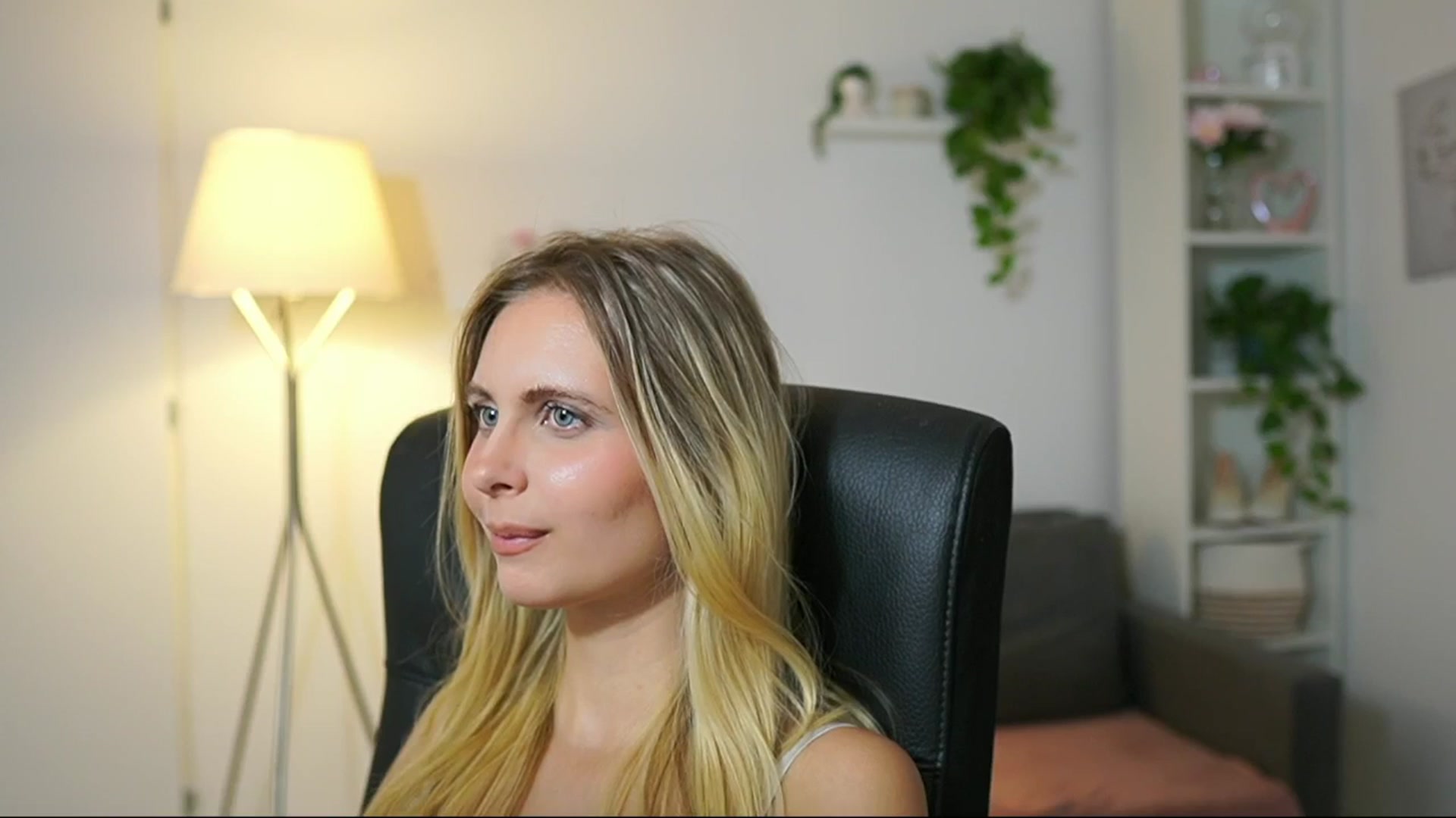 Gallery image thumbnail from Catecrago_'s myfreecams stream on, 08/29/2025, 11:52 image 15 of 20