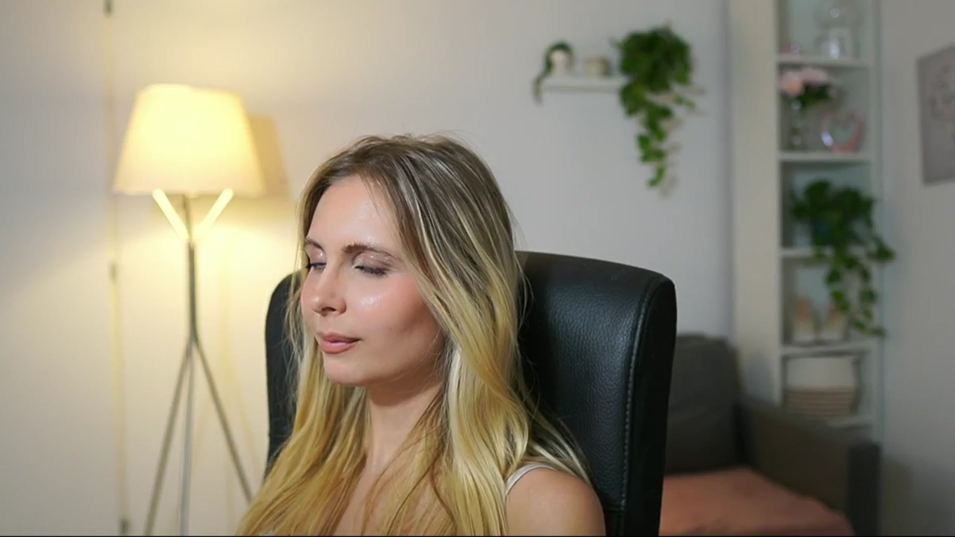 Gallery image thumbnail from Catecrago_'s myfreecams stream on, 08/29/2025, 11:52 image 7 of 20