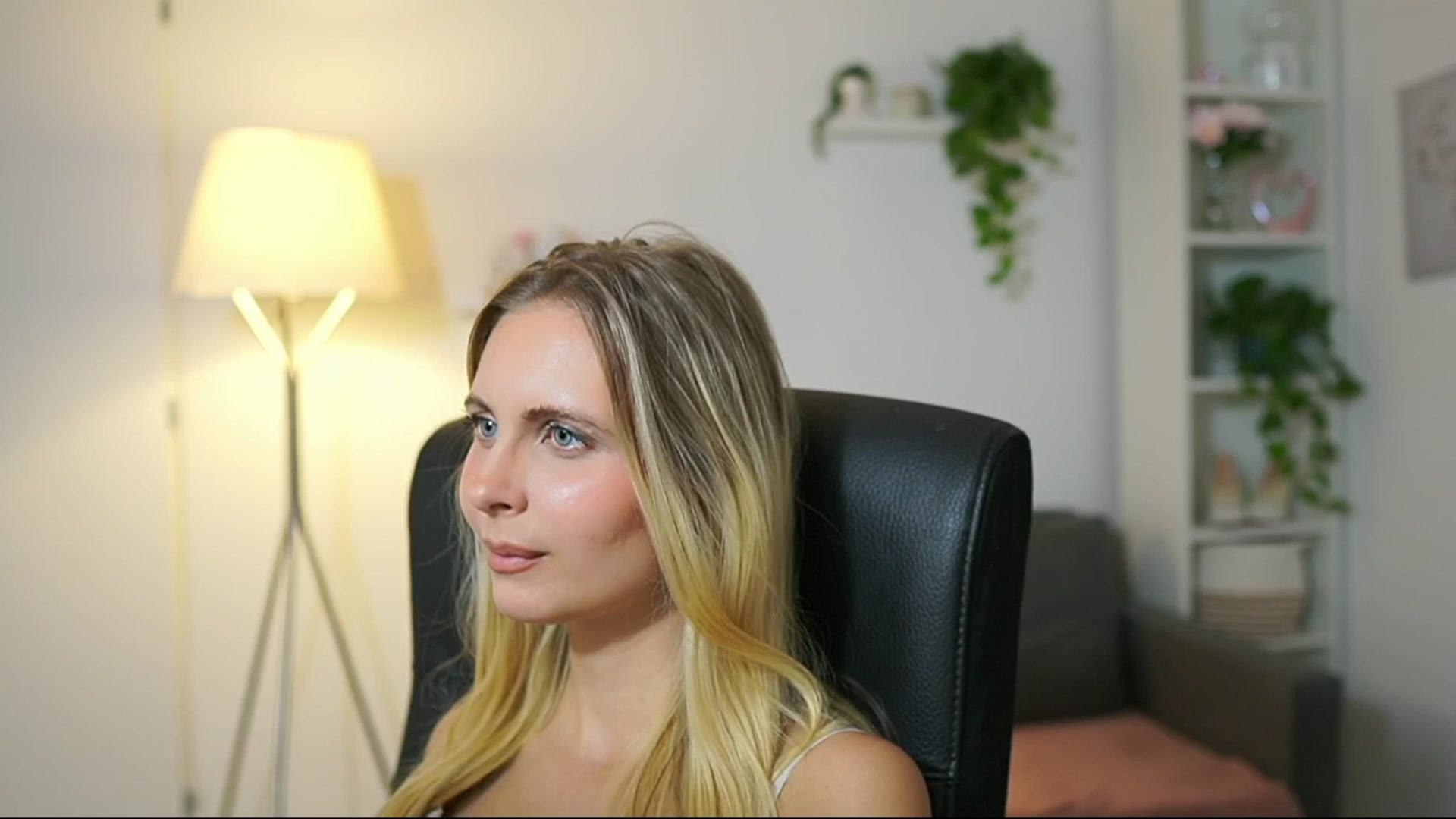 Gallery image thumbnail from Catecrago_'s myfreecams stream on, 08/29/2025, 11:52 image 17 of 20