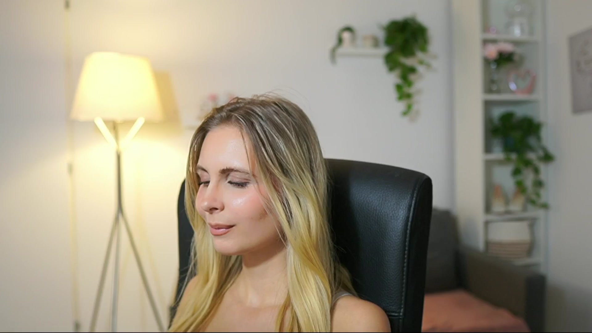 Gallery image thumbnail from Catecrago_'s myfreecams stream on, 08/29/2025, 11:52 image 1 of 20