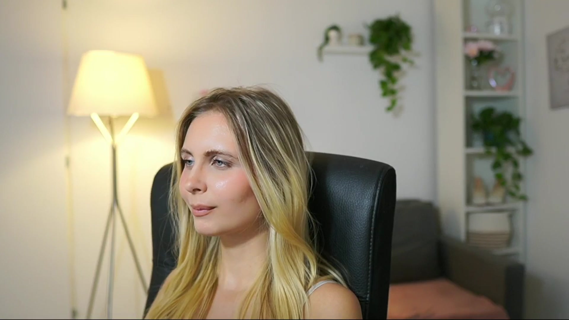 Gallery image thumbnail from Catecrago_'s myfreecams stream on, 08/29/2025, 11:52 image 9 of 20
