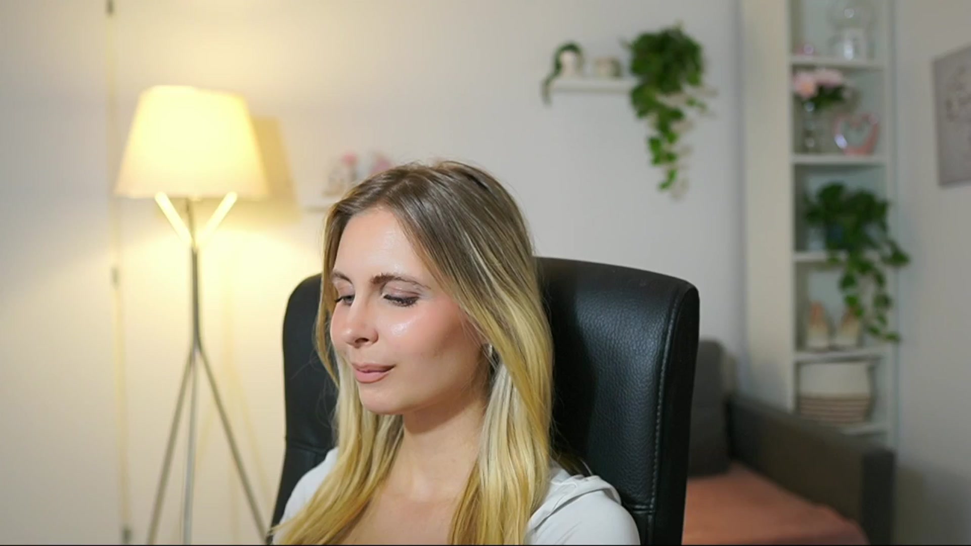 Gallery image thumbnail from Catecrago_'s myfreecams stream on, 08/29/2025, 12:50 image 11 of 20