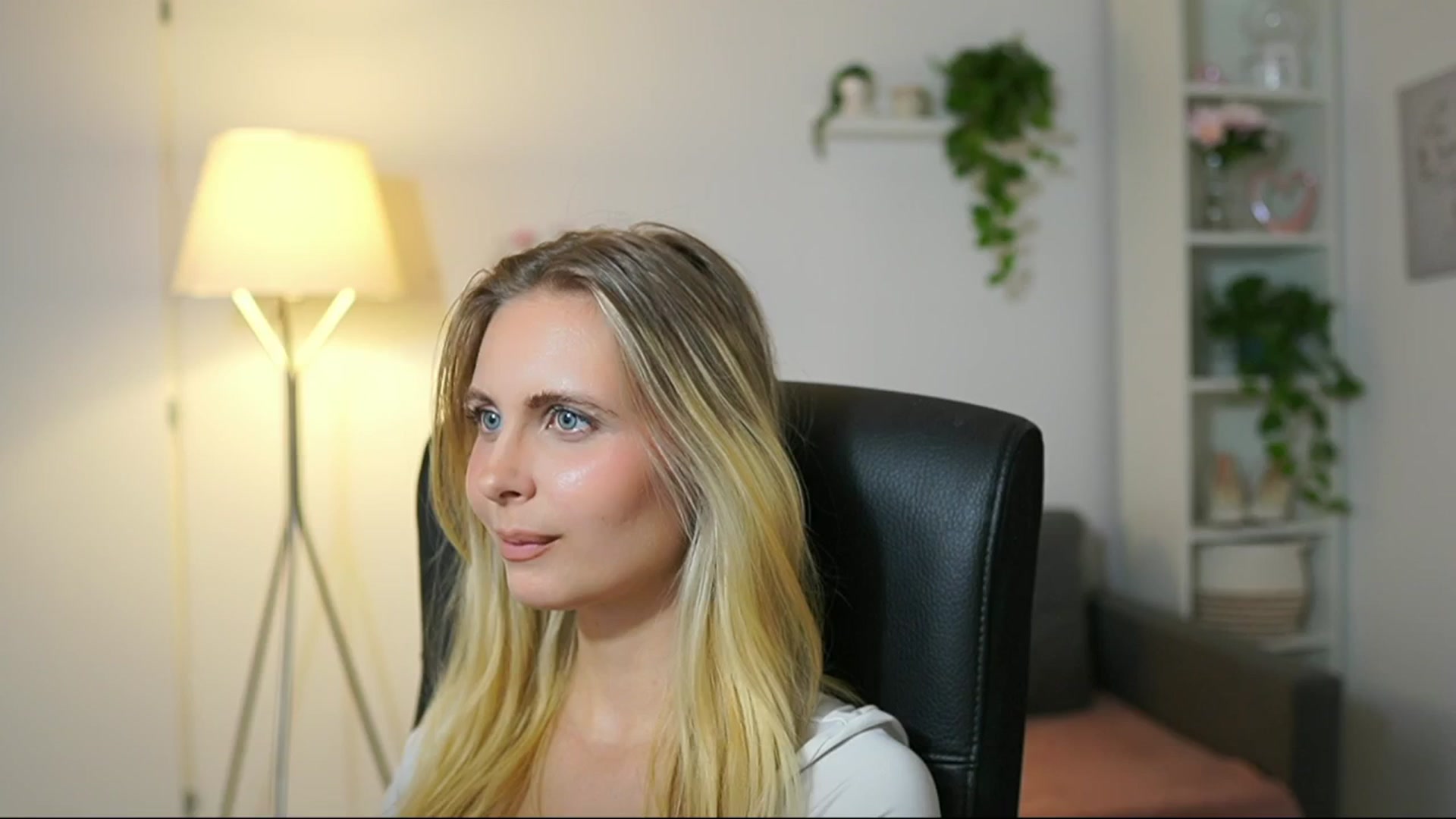 Gallery image thumbnail from Catecrago_'s myfreecams stream on, 08/29/2025, 12:50 image 5 of 20