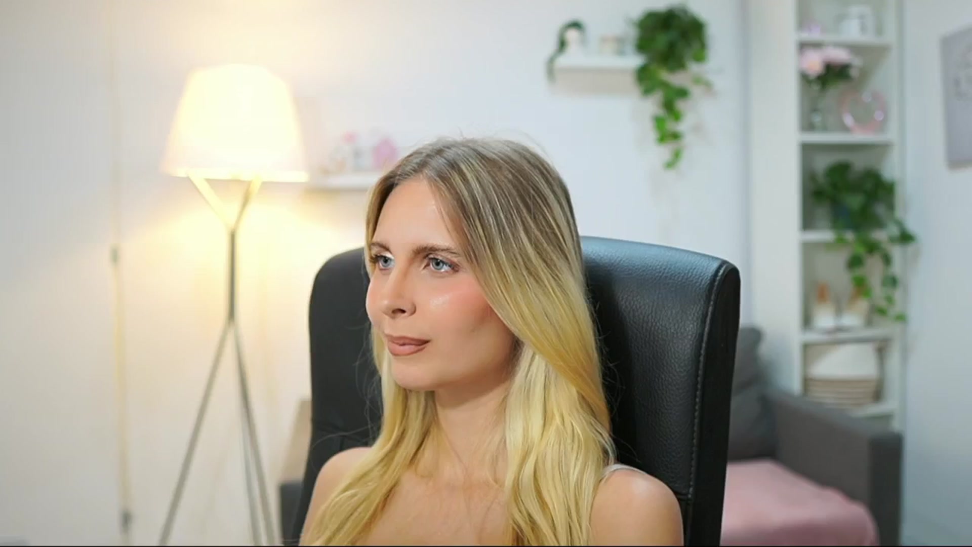 Gallery image thumbnail from Catecrago_'s myfreecams stream on, 09/01/2025, 17:55 image 17 of 20