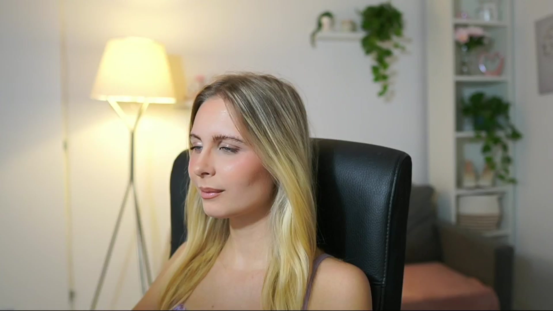Gallery image thumbnail from Catecrago_'s myfreecams stream on, 09/02/2025, 10:31 image 3 of 20