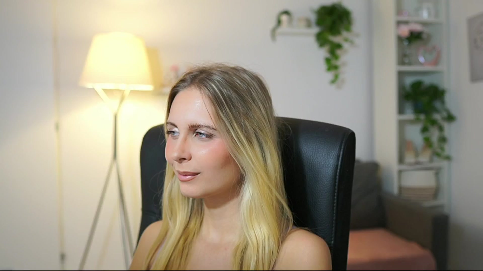 Gallery image thumbnail from Catecrago_'s myfreecams stream on, 09/02/2025, 10:31 image 10 of 20