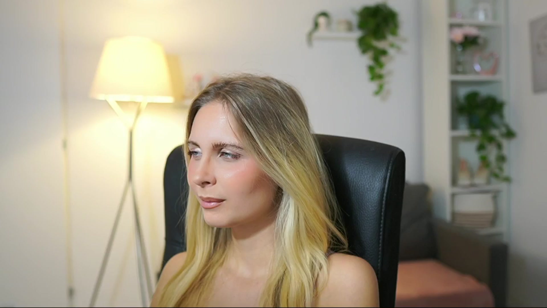 Gallery image thumbnail from Catecrago_'s myfreecams stream on, 09/02/2025, 10:31 image 7 of 20