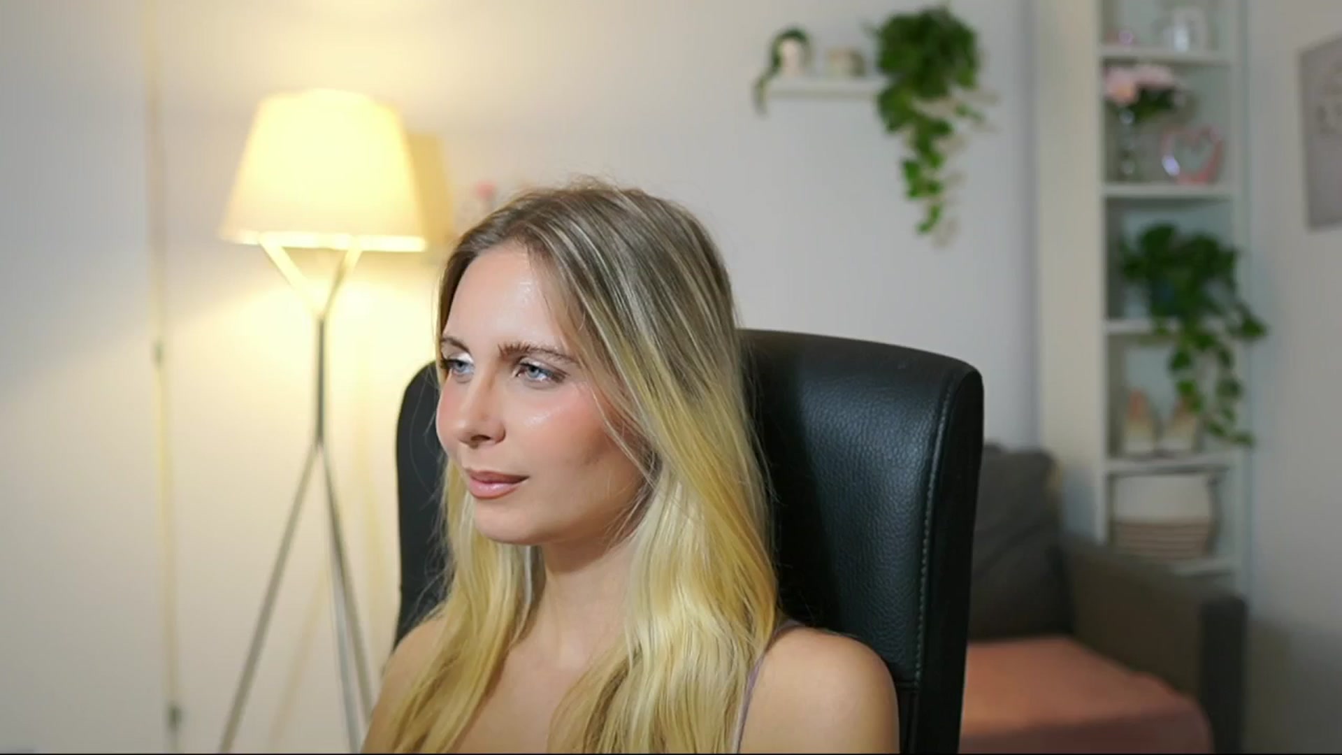 Gallery image thumbnail from Catecrago_'s myfreecams stream on, 09/02/2025, 10:31 image 14 of 20
