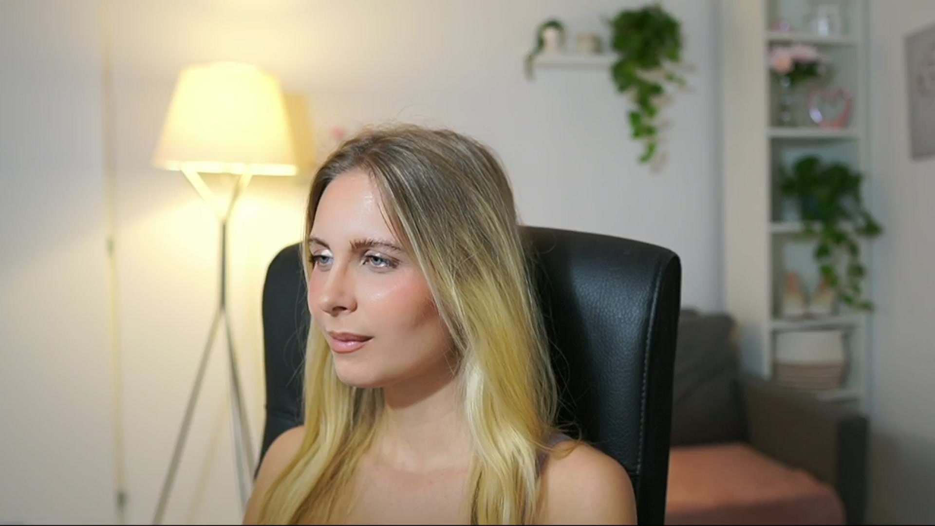 Gallery image thumbnail from Catecrago_'s myfreecams stream on, 09/02/2025, 10:31 image 8 of 20