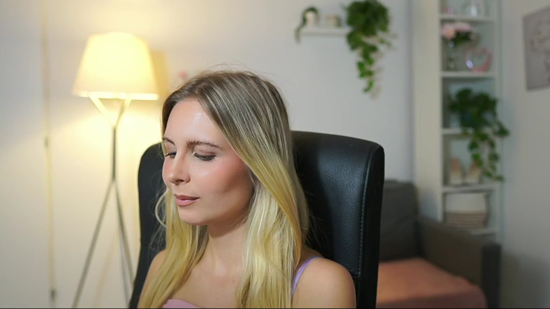 Gallery image thumbnail from Catecrago_'s myfreecams stream on, 09/02/2025, 11:55 image 3 of 20
