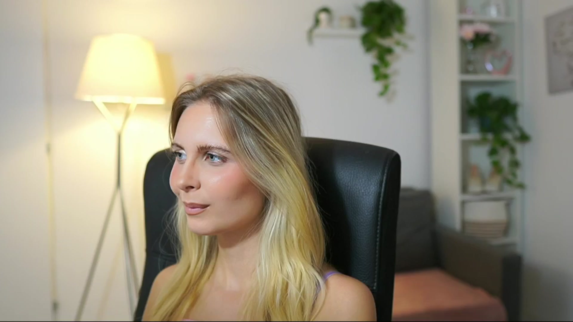 Gallery image thumbnail from Catecrago_'s myfreecams stream on, 09/02/2025, 11:55 image 6 of 20