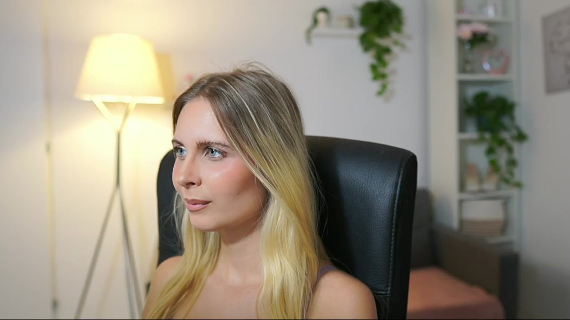 Gallery image thumbnail from Catecrago_'s myfreecams stream on, 09/02/2025, 11:55 image 16 of 20