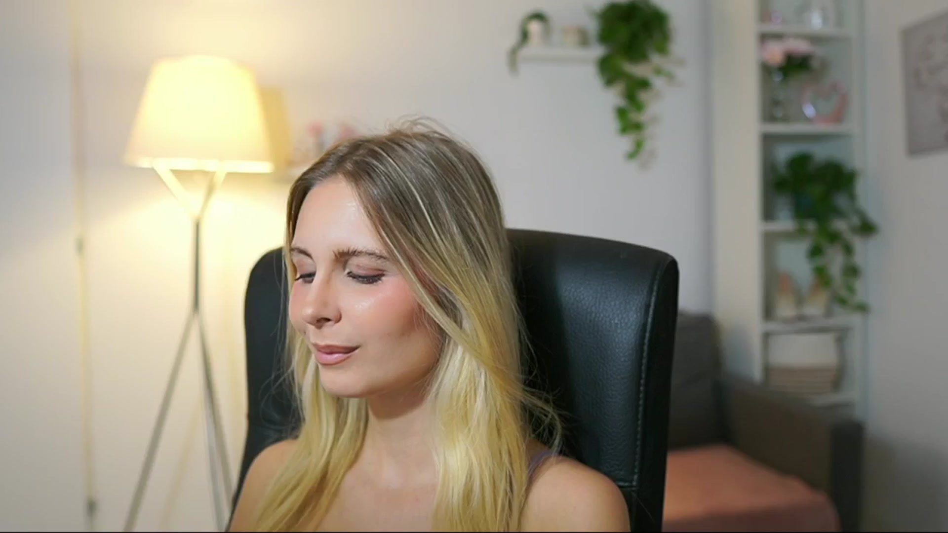 Gallery image thumbnail from Catecrago_'s myfreecams stream on, 09/02/2025, 11:55 image 20 of 20