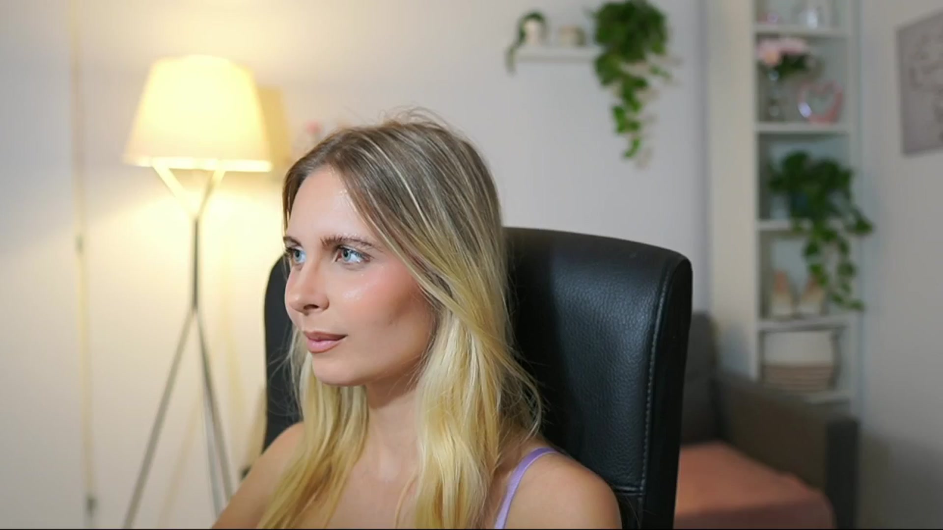 Gallery image thumbnail from Catecrago_'s myfreecams stream on, 09/02/2025, 11:55 image 18 of 20