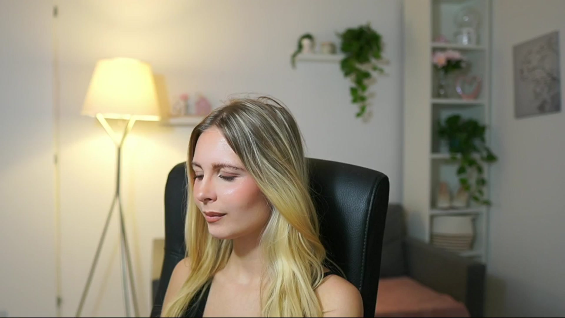 Gallery image thumbnail from Catecrago_'s myfreecams stream on, 09/03/2025, 09:38 image 7 of 20