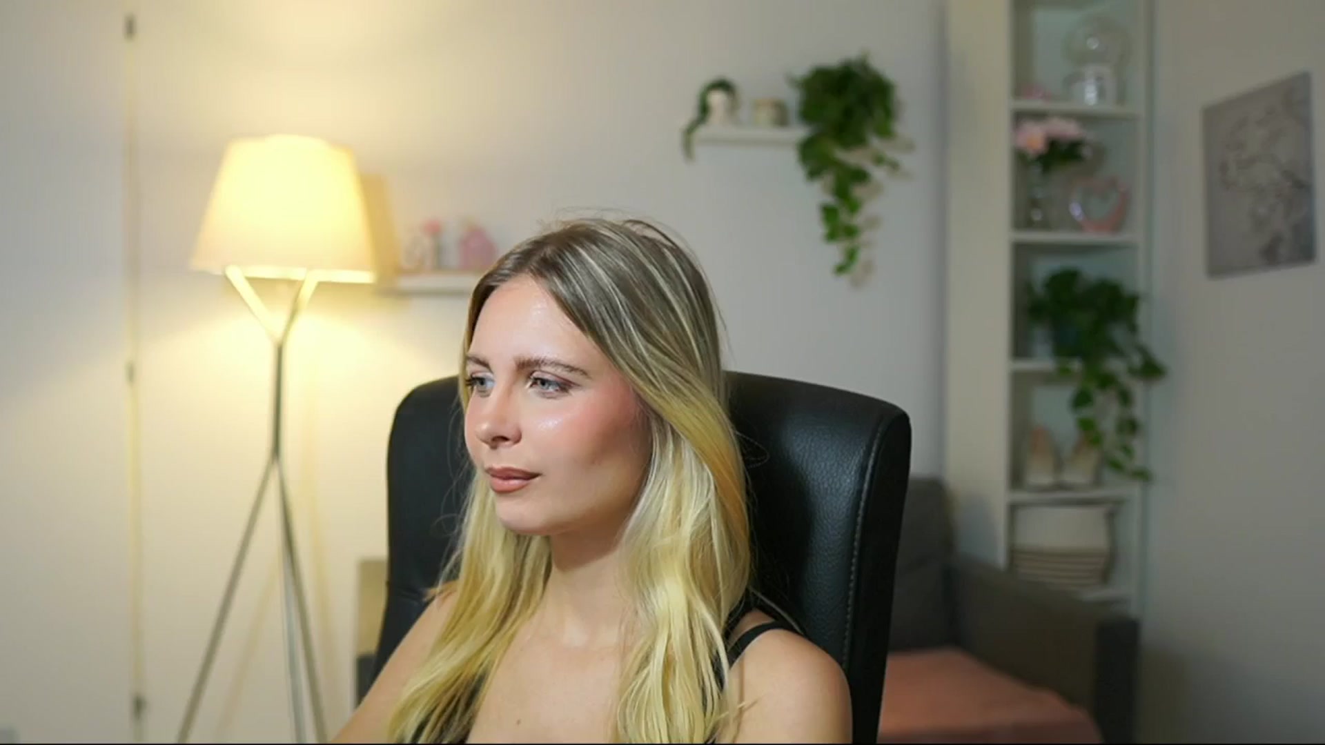 Gallery image thumbnail from Catecrago_'s myfreecams stream on, 09/03/2025, 09:38 image 1 of 20