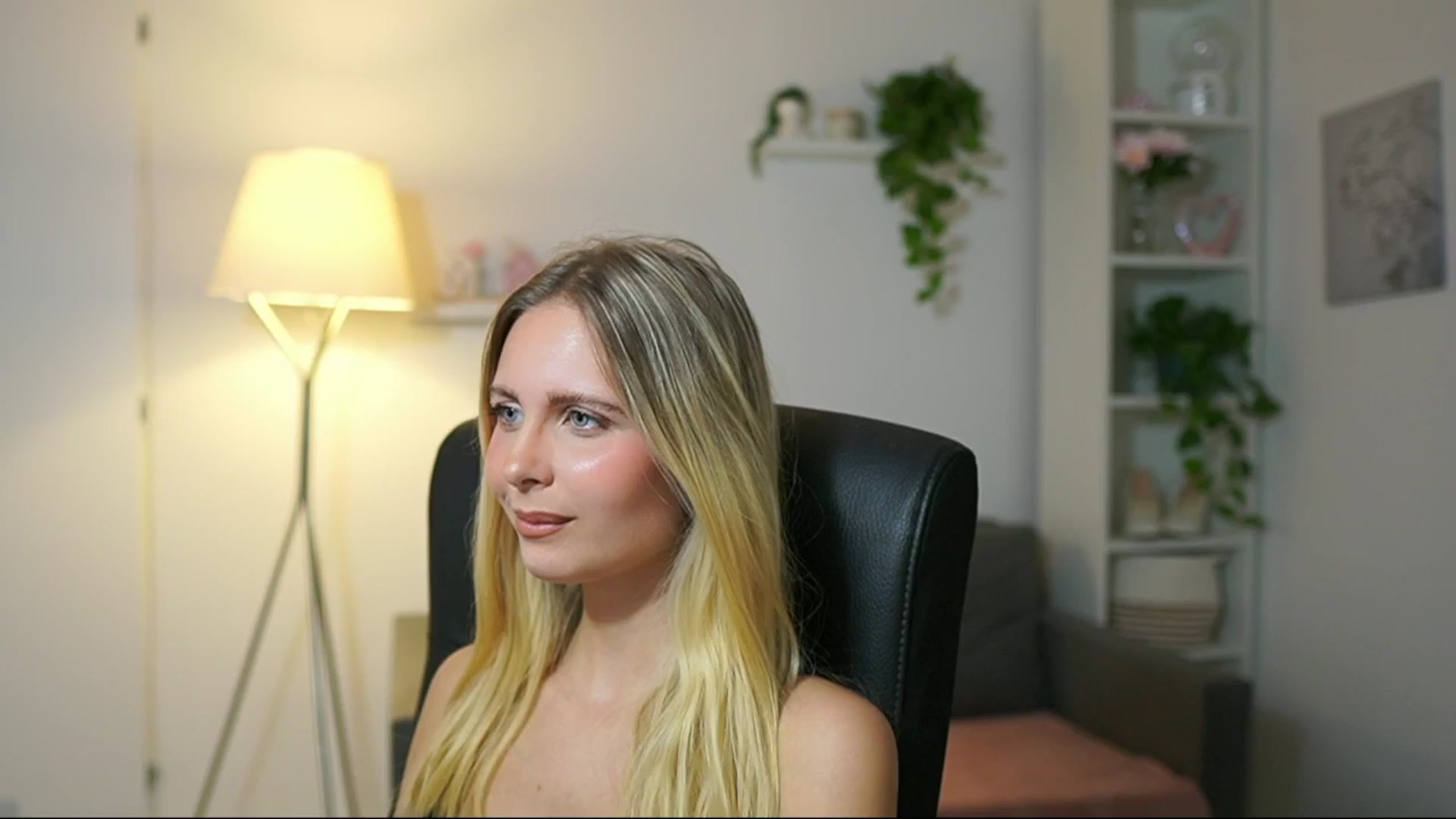 Gallery image thumbnail from Catecrago_'s myfreecams stream on, 09/03/2025, 09:38 image 20 of 20