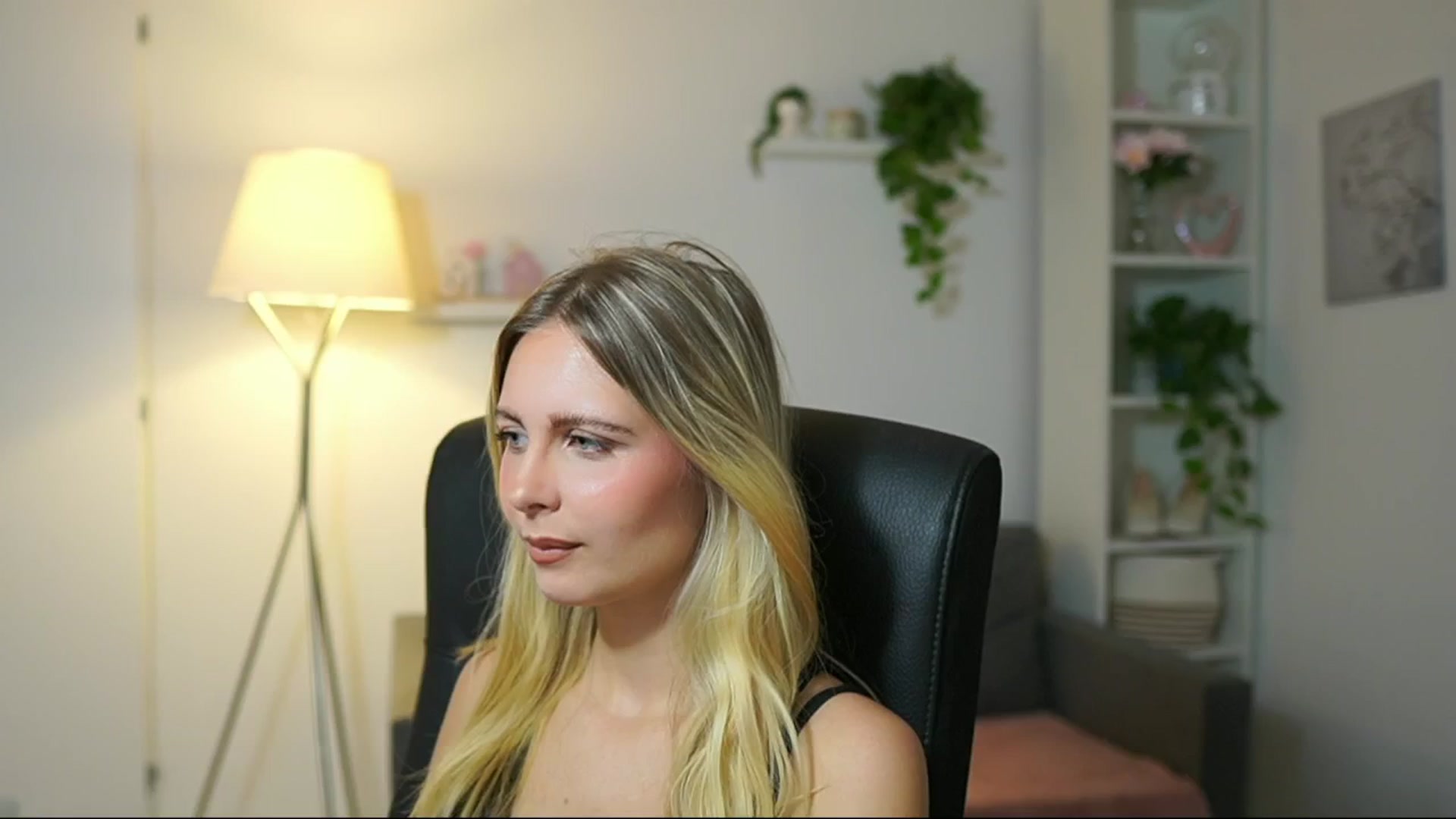 Gallery image thumbnail from Catecrago_'s myfreecams stream on, 09/03/2025, 09:38 image 2 of 20