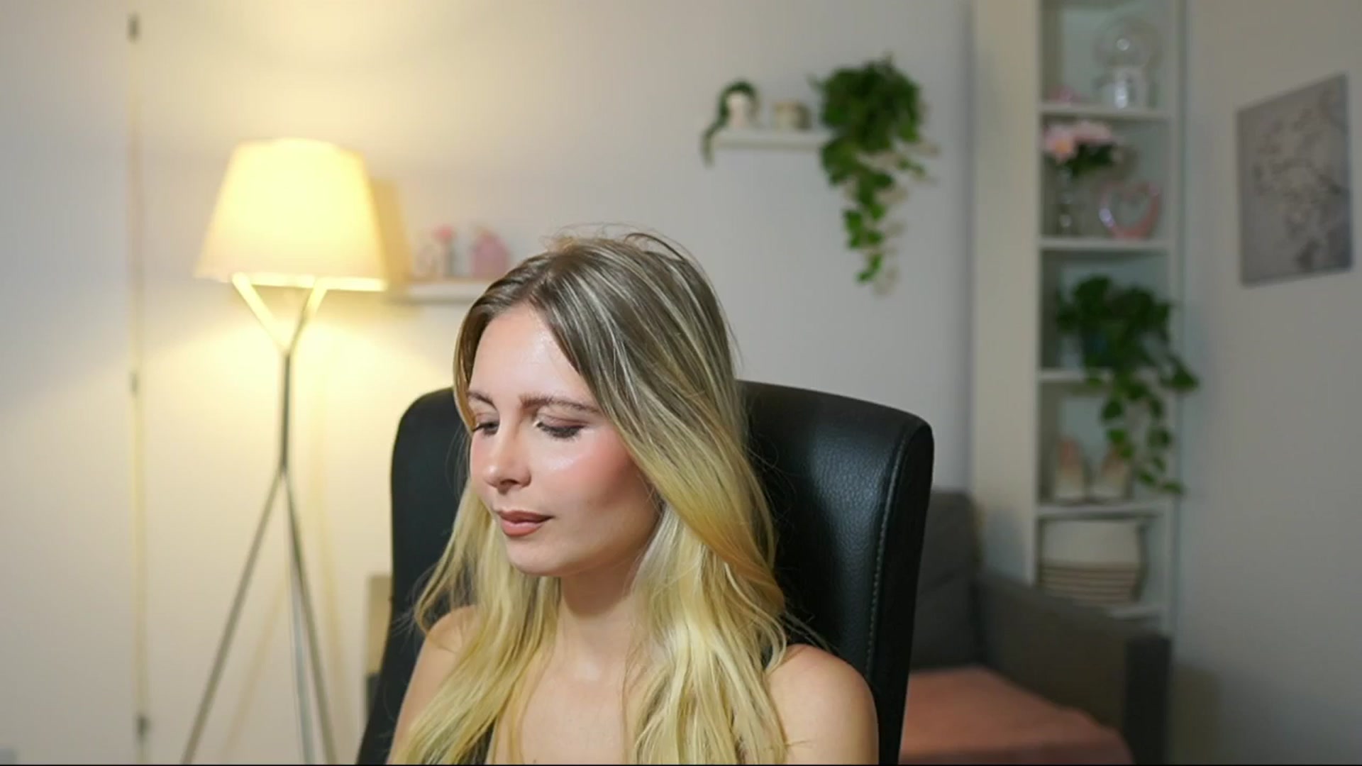 Gallery image thumbnail from Catecrago_'s myfreecams stream on, 09/03/2025, 09:38 image 8 of 20
