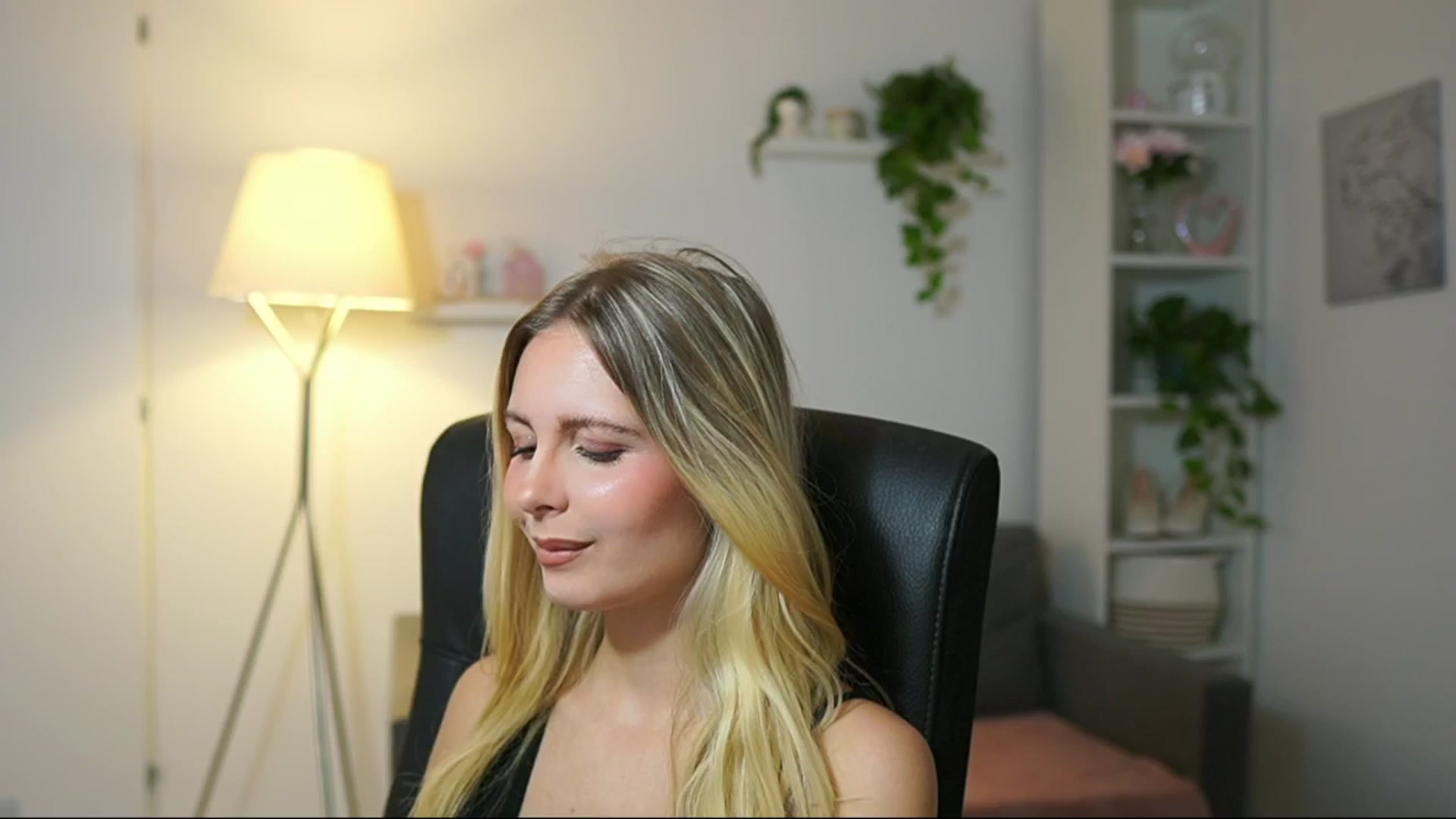 Gallery image thumbnail from Catecrago_'s myfreecams stream on, 09/03/2025, 09:38 image 6 of 20