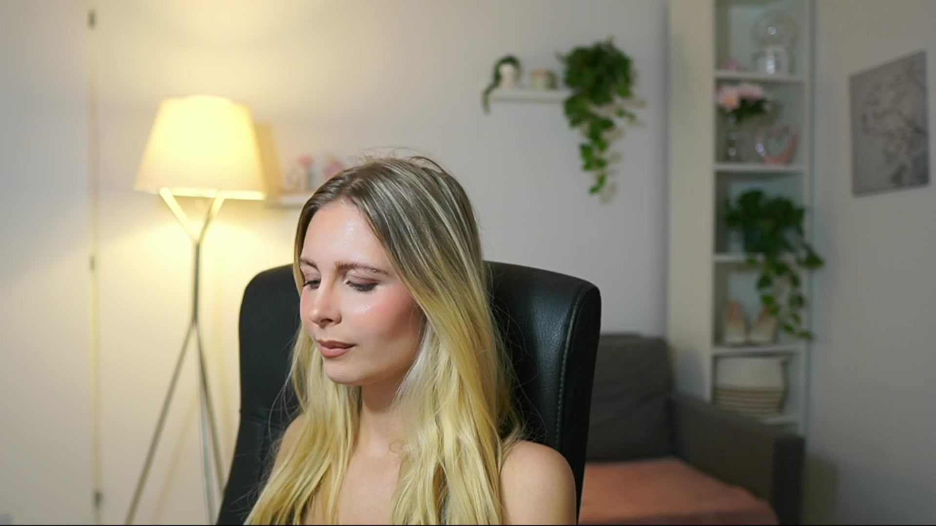 Gallery image thumbnail from Catecrago_'s myfreecams stream on, 09/03/2025, 09:38 image 10 of 20