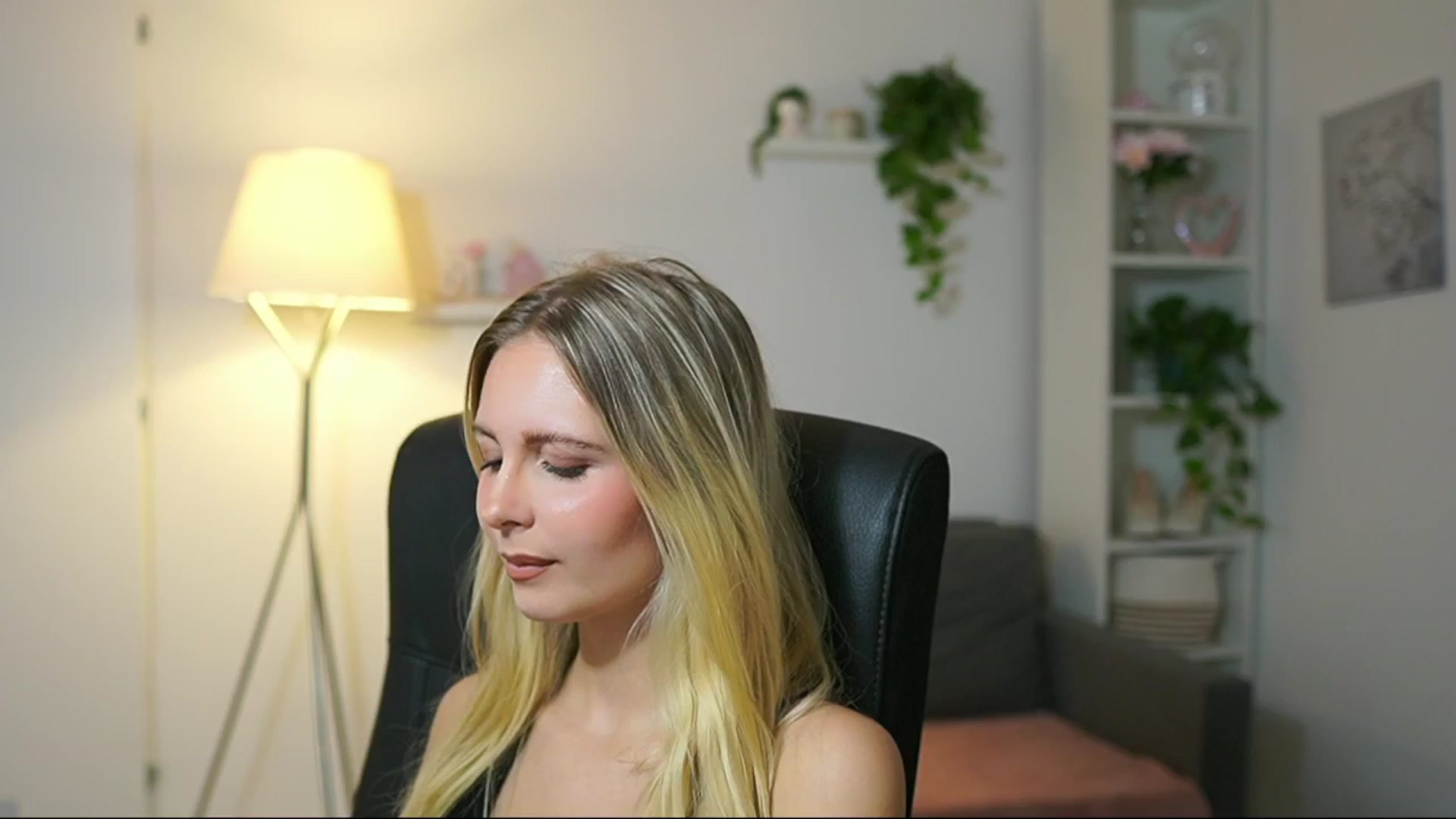 Gallery image thumbnail from Catecrago_'s myfreecams stream on, 09/03/2025, 09:38 image 13 of 20