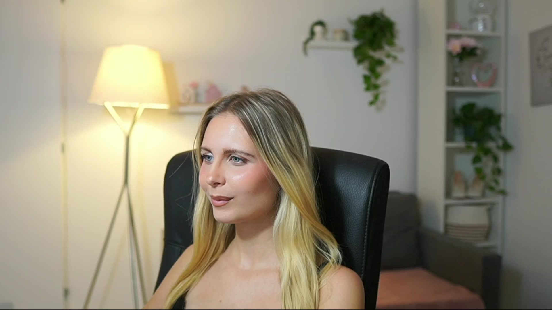 Gallery image thumbnail from Catecrago_'s myfreecams stream on, 09/03/2025, 12:54 image 20 of 20