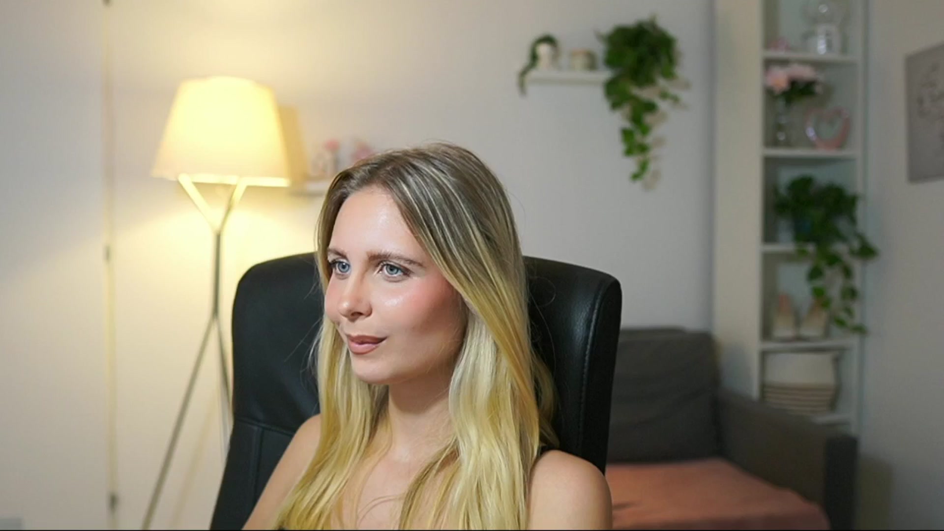 Gallery image thumbnail from Catecrago_'s myfreecams stream on, 09/03/2025, 12:54 image 15 of 20