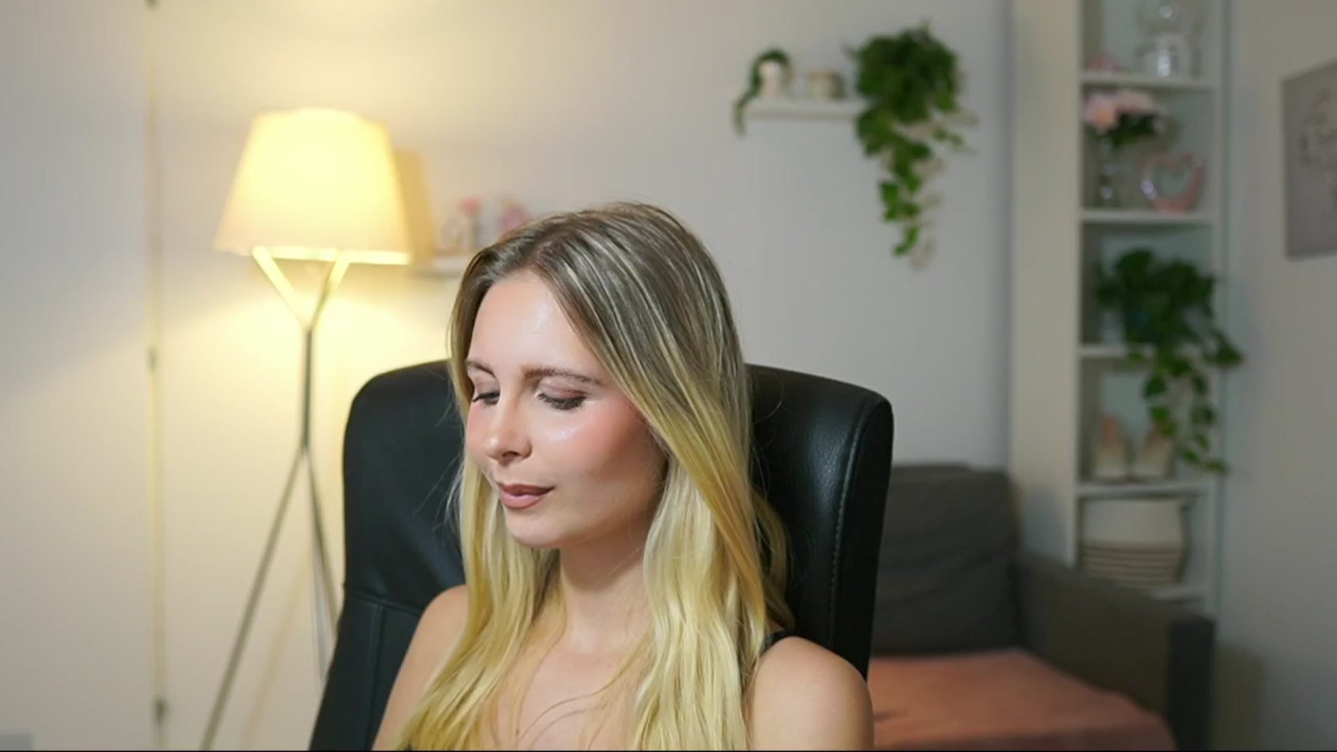 Gallery image thumbnail from Catecrago_'s myfreecams stream on, 09/03/2025, 12:54 image 14 of 20