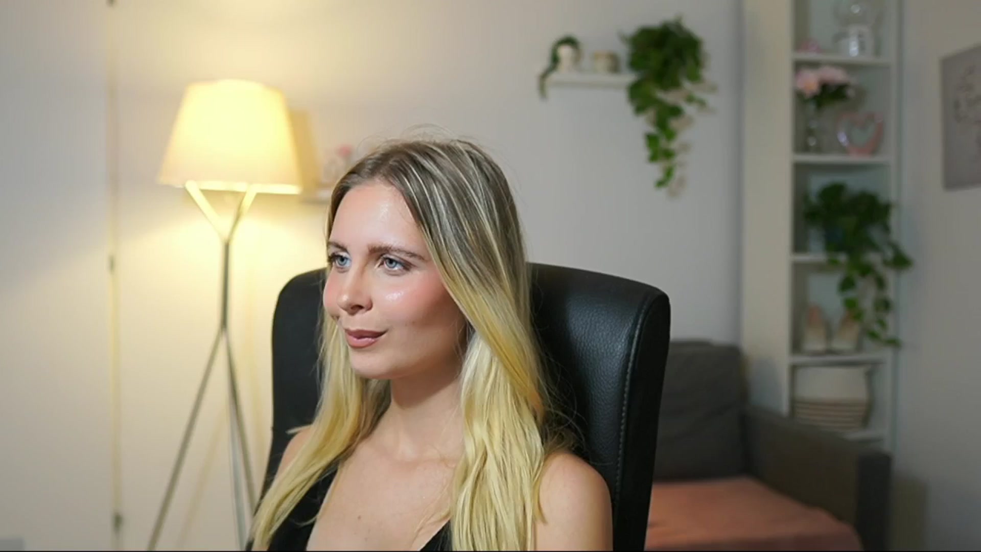 Gallery image thumbnail from Catecrago_'s myfreecams stream on, 09/03/2025, 12:54 image 2 of 20