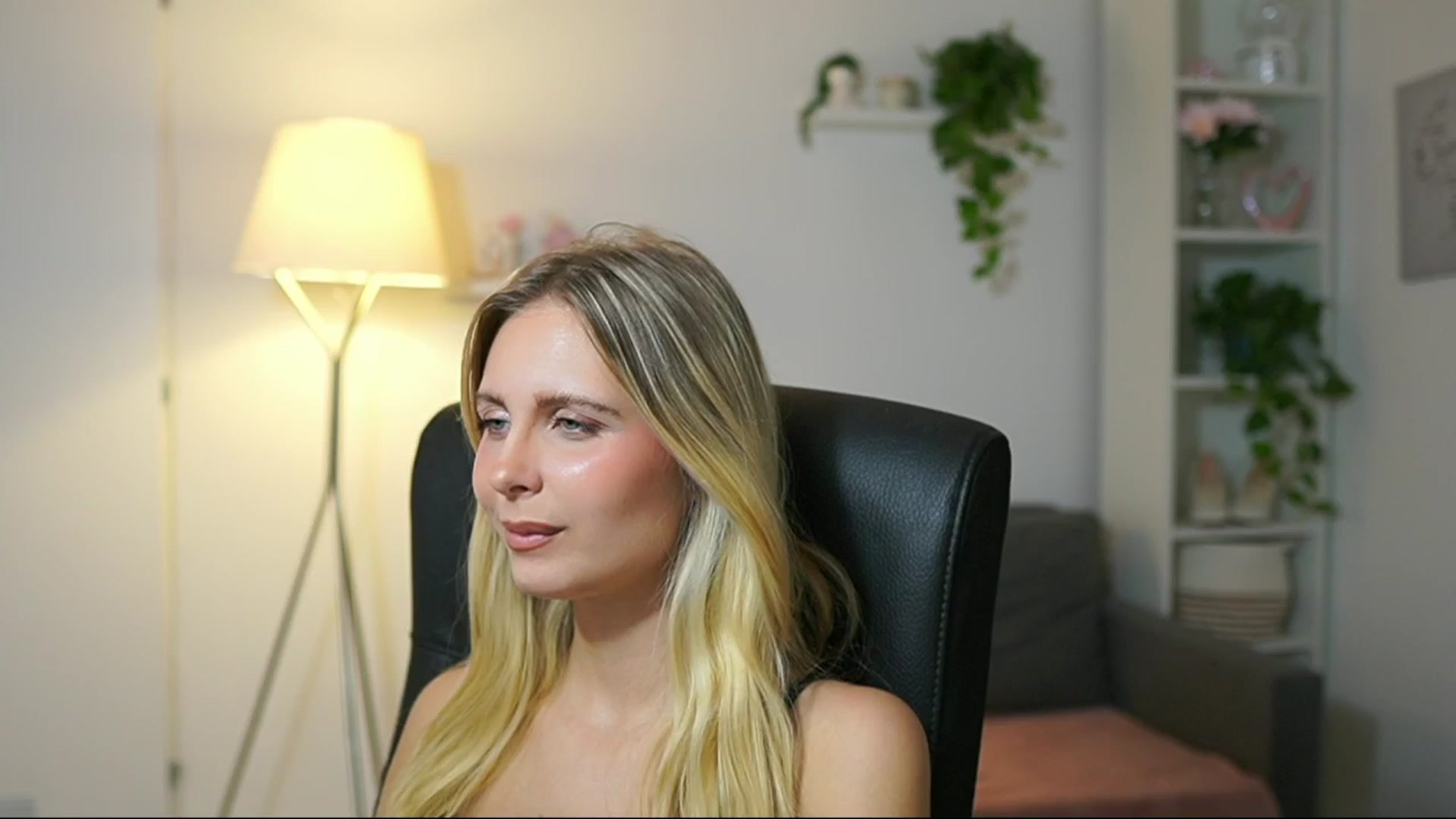 Gallery image thumbnail from Catecrago_'s myfreecams stream on, 09/03/2025, 12:54 image 8 of 20