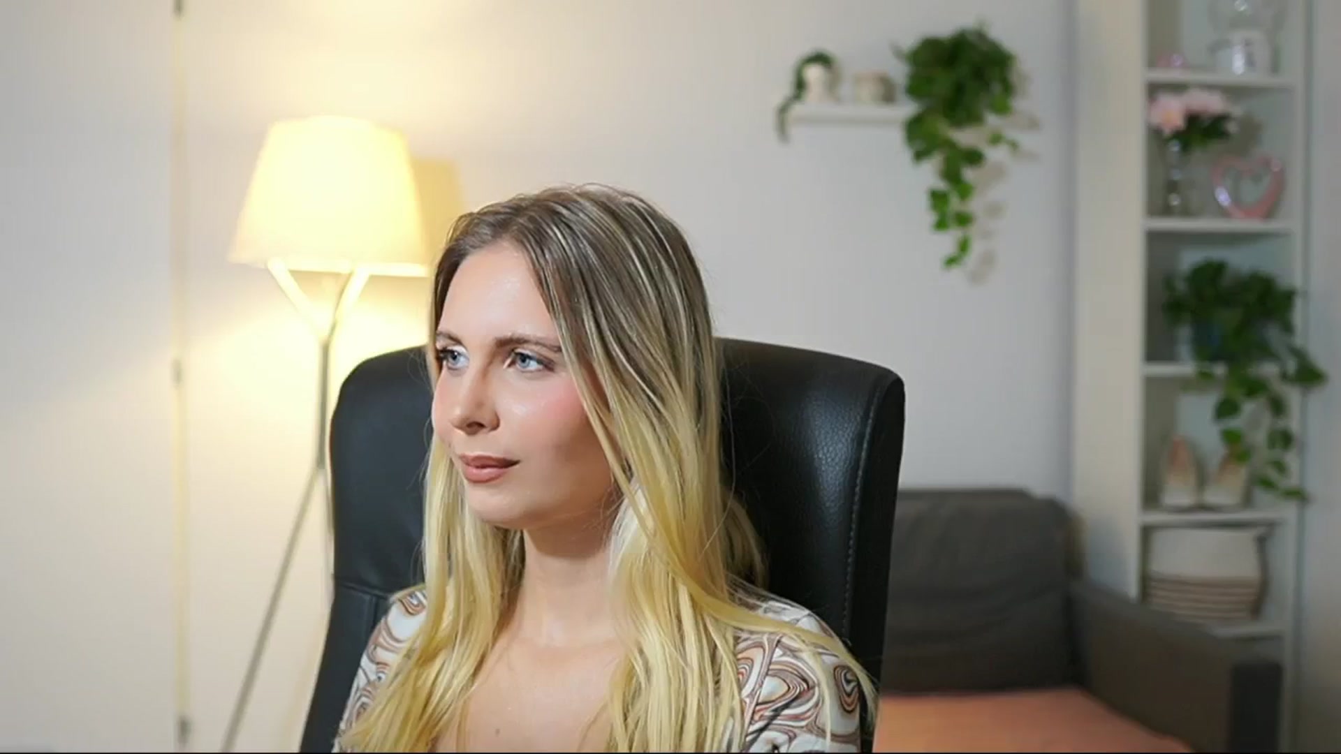 Gallery image thumbnail from Catecrago_'s myfreecams stream on, 09/04/2025, 15:02 image 7 of 20