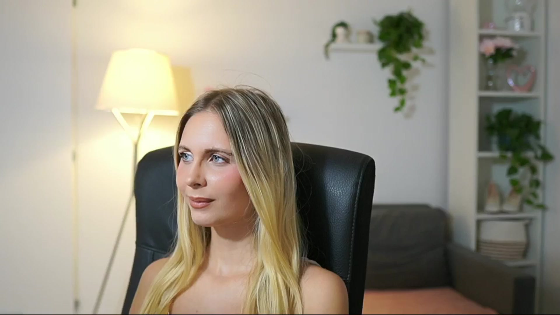 Gallery image thumbnail from Catecrago_'s myfreecams stream on, 09/04/2025, 15:02 image 19 of 20