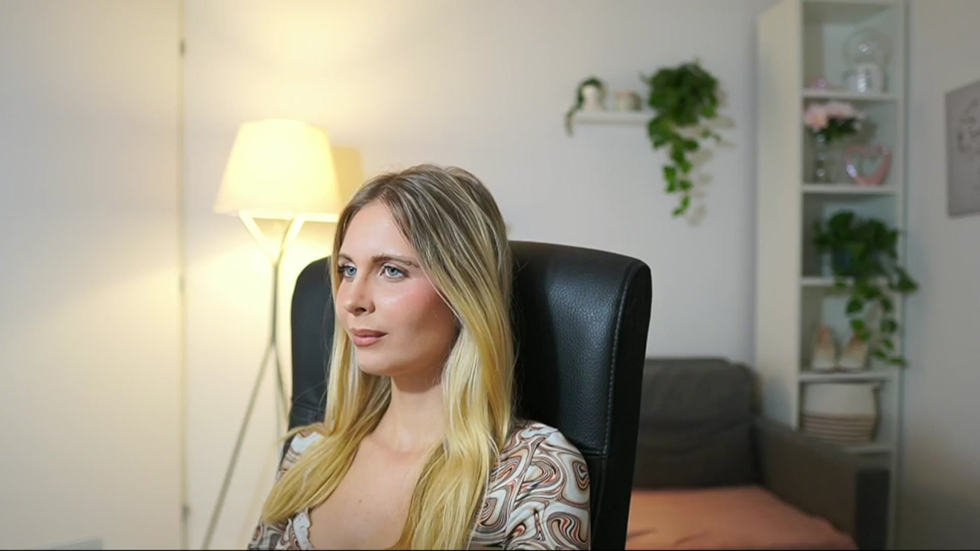 Gallery image thumbnail from Catecrago_'s myfreecams stream on, 09/04/2025, 17:52 image 15 of 20