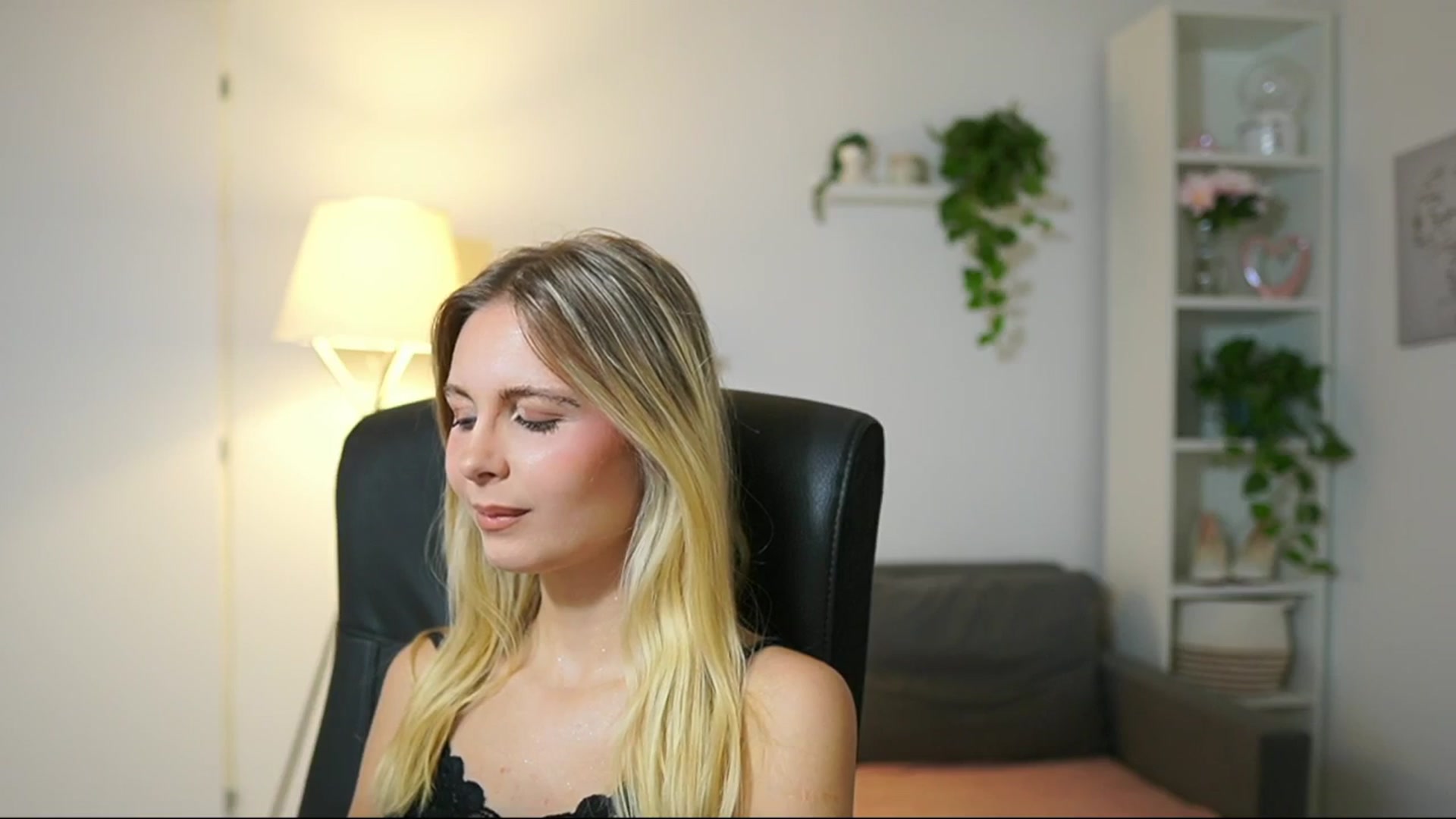 Gallery image thumbnail from Catecrago_'s myfreecams stream on, 09/05/2025, 08:57 image 5 of 20