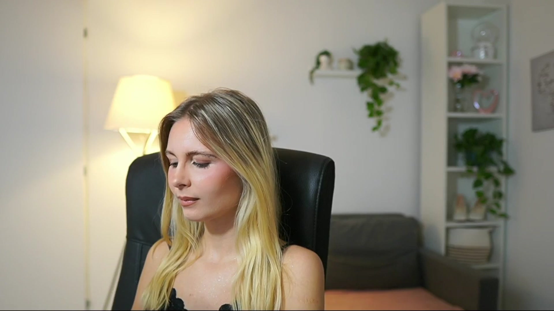 Gallery image thumbnail from Catecrago_'s myfreecams stream on, 09/05/2025, 08:57 image 7 of 20