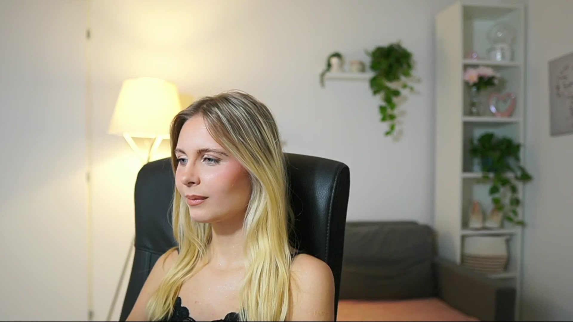 Gallery image thumbnail from Catecrago_'s myfreecams stream on, 09/05/2025, 08:57 image 6 of 20