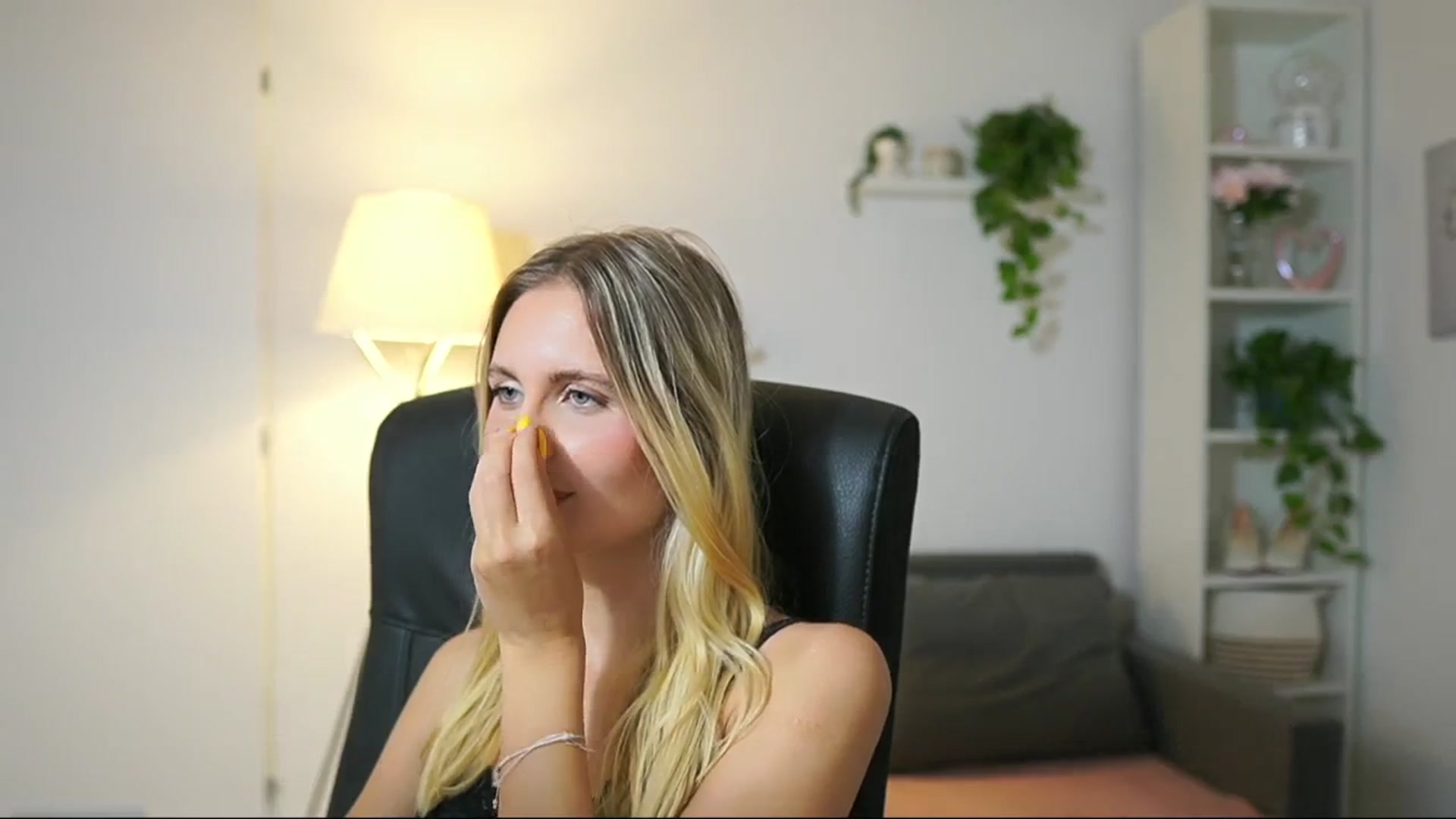Gallery image thumbnail from Catecrago_'s myfreecams stream on, 09/05/2025, 10:00 image 17 of 20