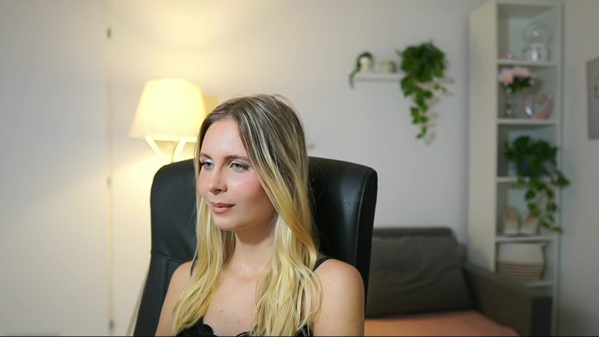 Gallery image thumbnail from Catecrago_'s myfreecams stream on, 09/05/2025, 10:00 image 18 of 20
