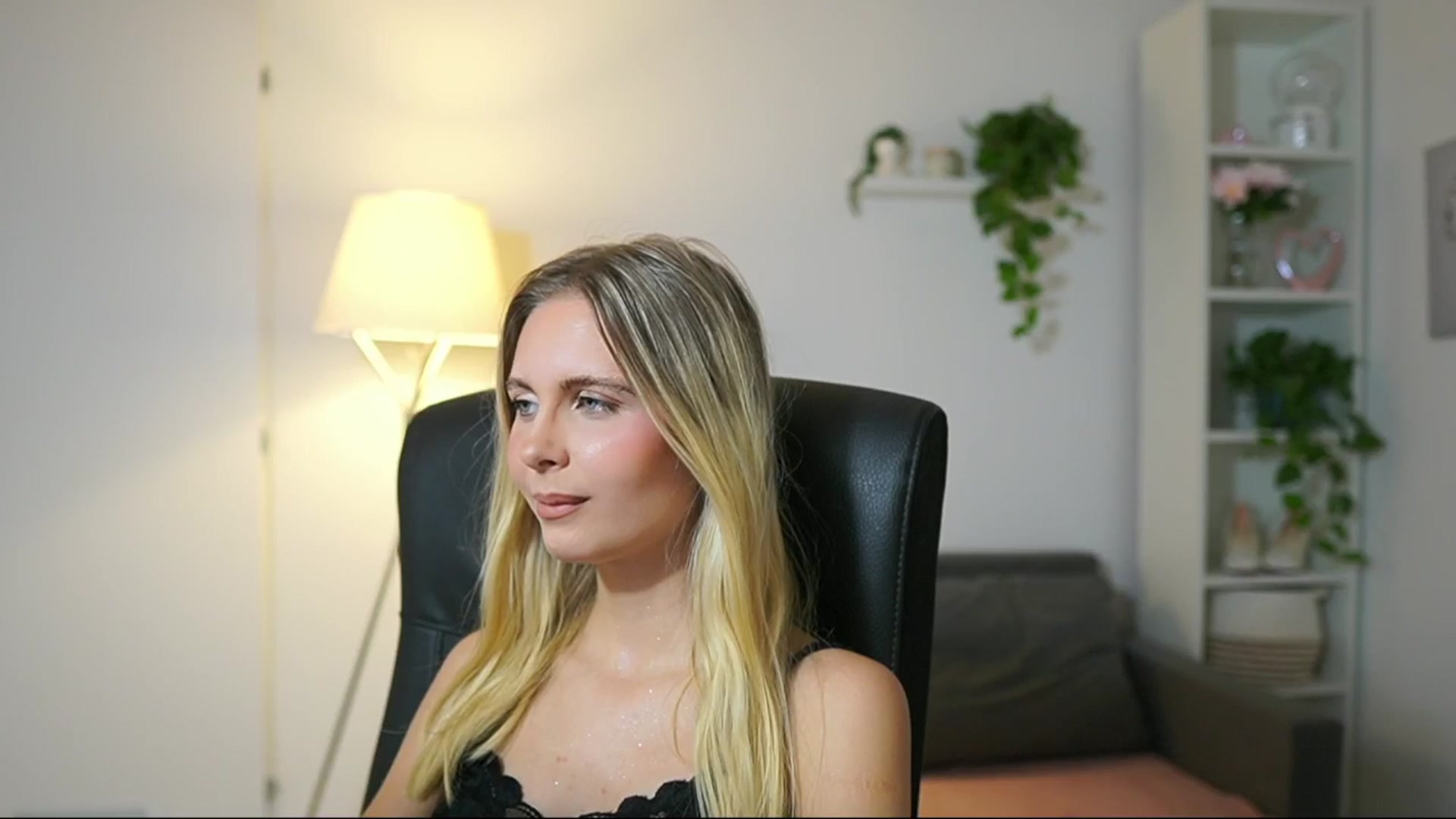 Gallery image thumbnail from Catecrago_'s myfreecams stream on, 09/05/2025, 10:00 image 2 of 20