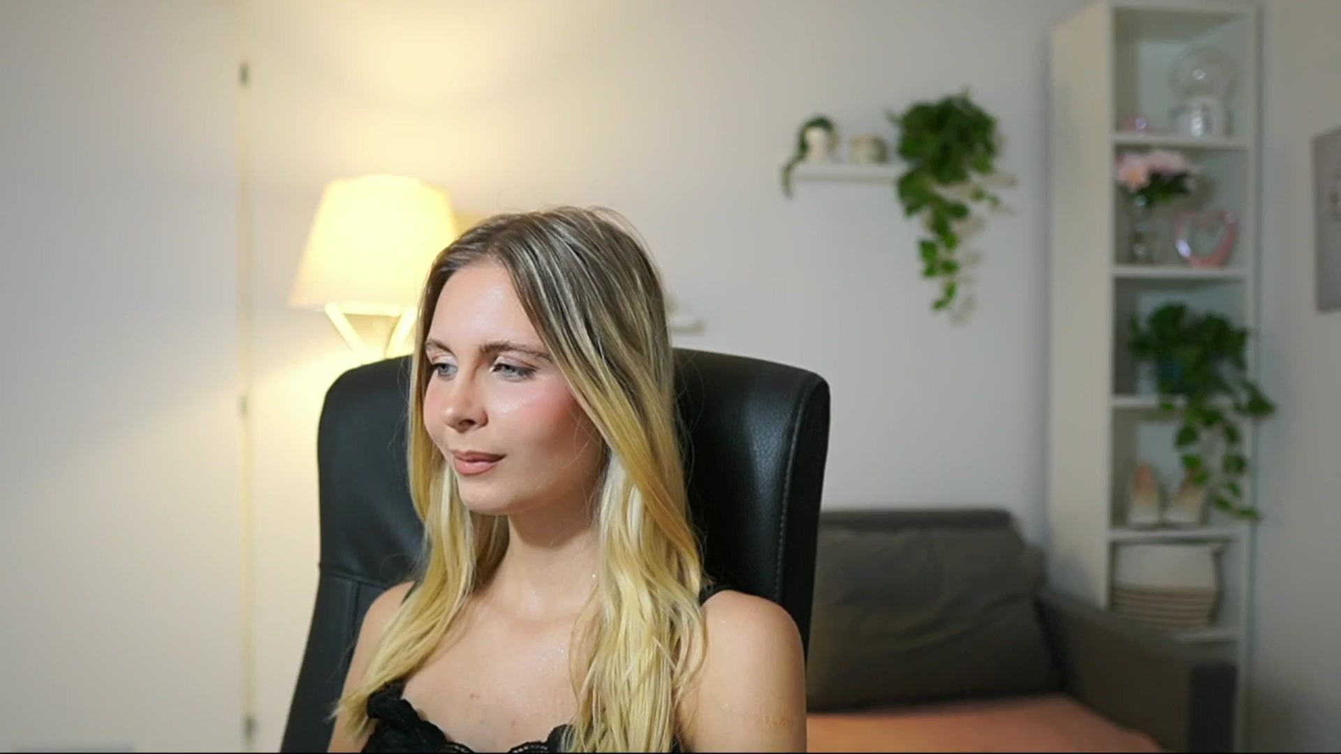 Gallery image thumbnail from Catecrago_'s myfreecams stream on, 09/05/2025, 10:00 image 13 of 20